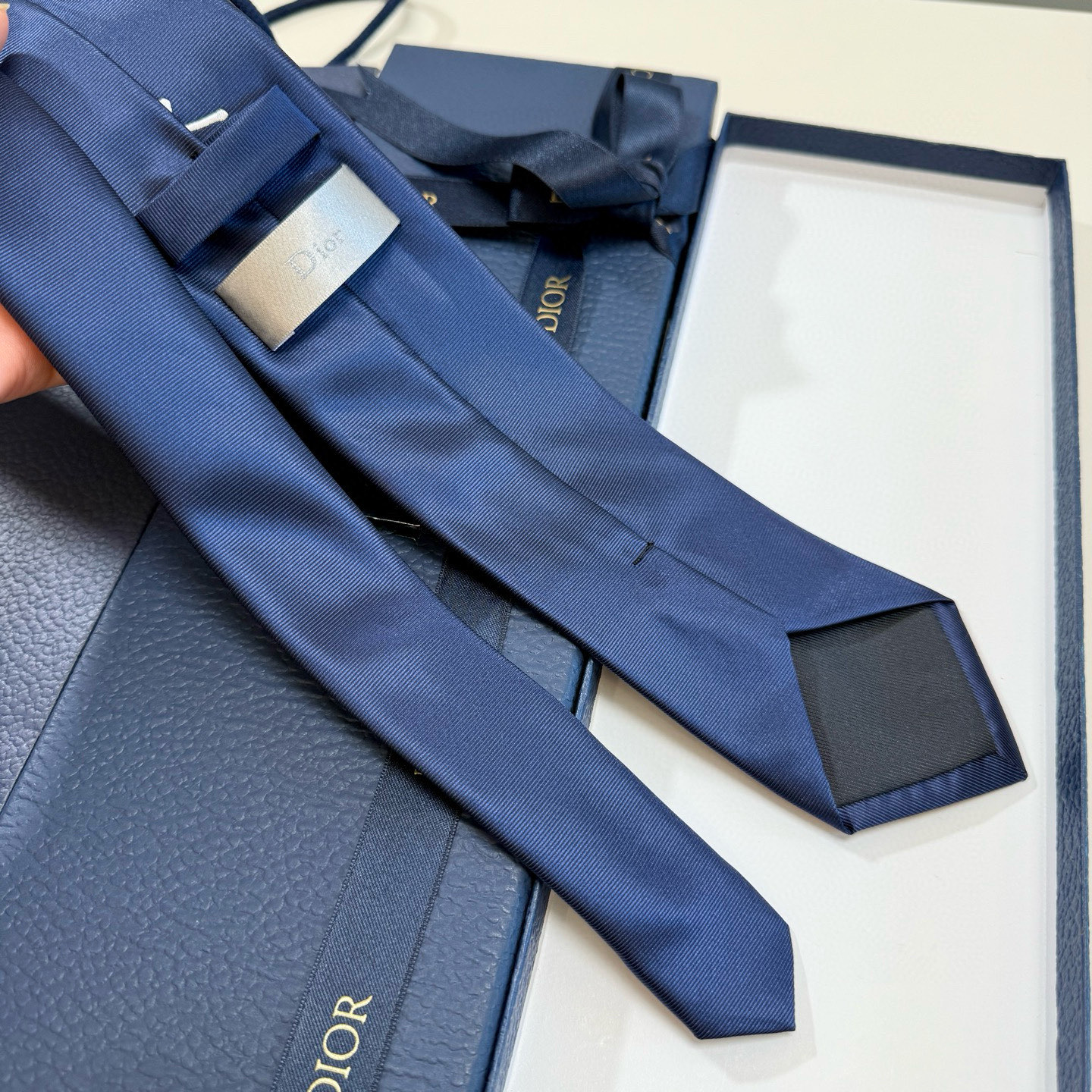 特价💰爆款到👏👏新款迪奥领带 👔👔Dior男士稀有😻😻展现精湛手工与时尚优雅的理想选择，这款采用DO家最