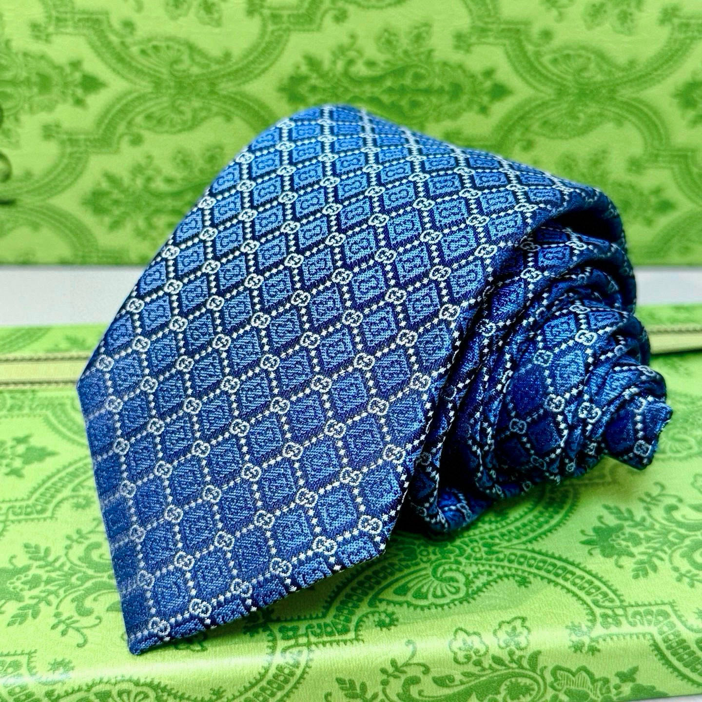 特价💰古奇领带【GG菱形图案领带】男士领带👔👔，稀有采用经典小G LOGO提花展现精湛手工与时尚优雅的理