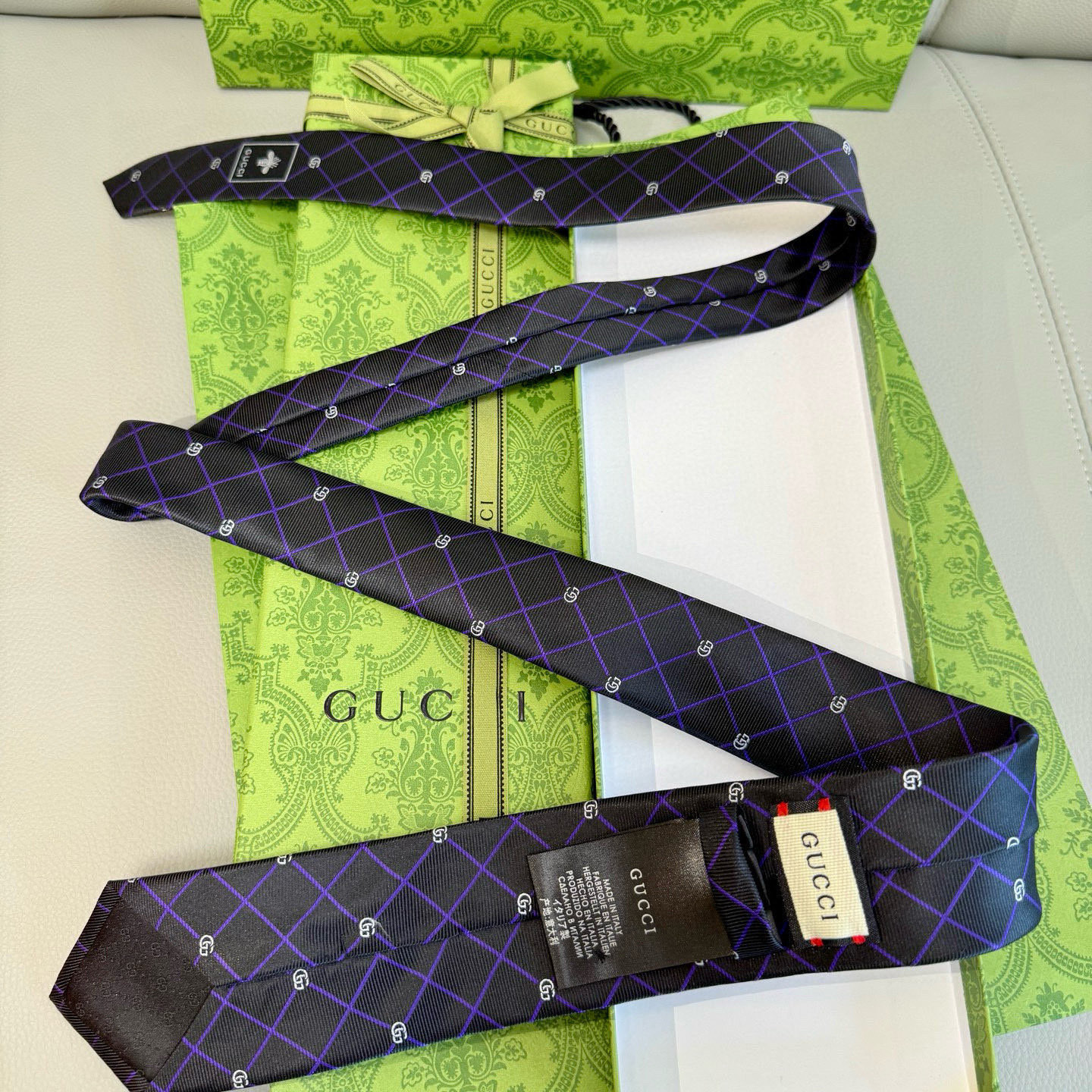 特价💰上新！G家专柜新款男士领带【双G格纹领带】👔👔，稀有采用经典小G 搭配交叉线条格纹展现精湛手工与时