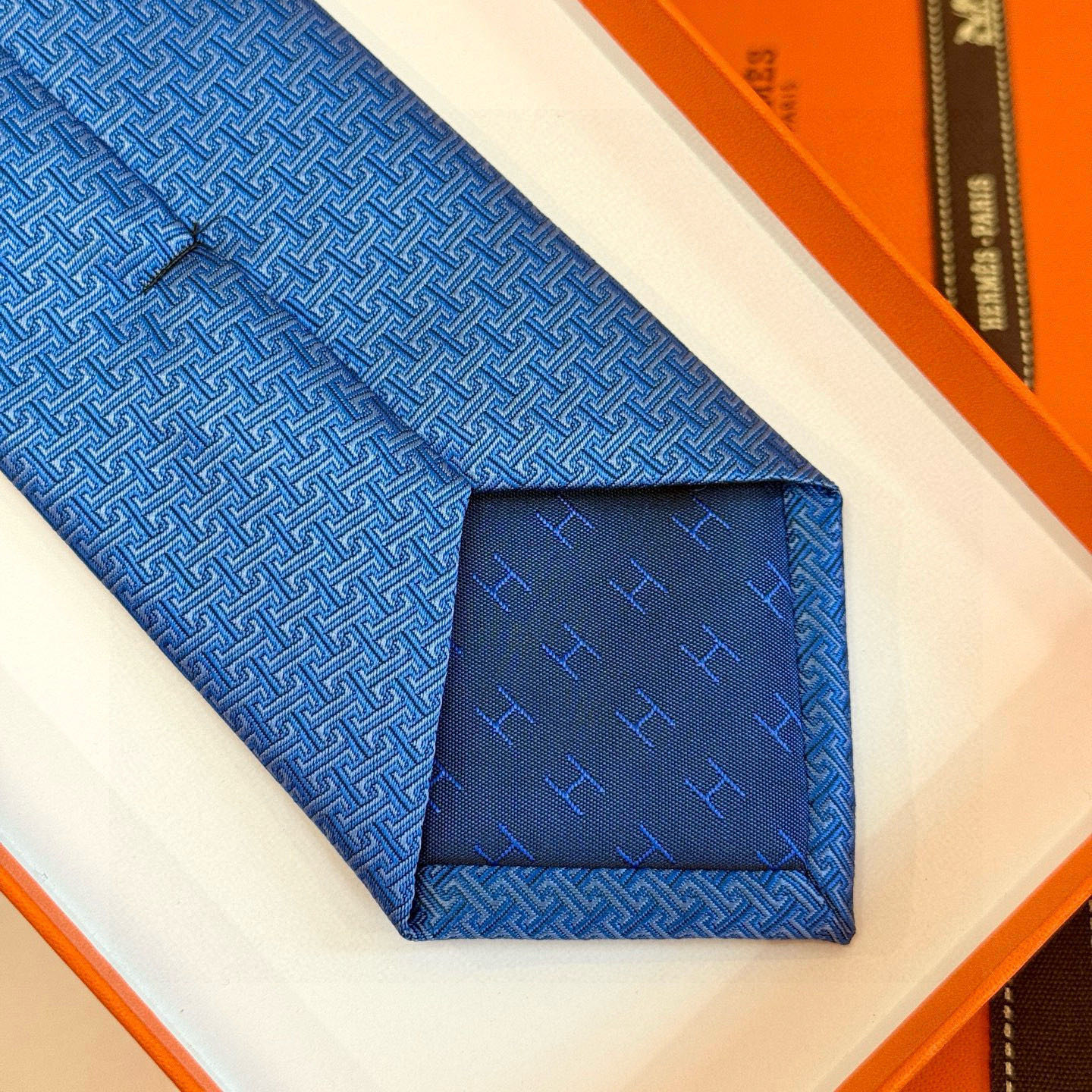 特价💰官方同步新款男士领带，【H标志图案领带】👔👔，稀有H家每年都有一千条不同印花的领带面世，从最初的多
