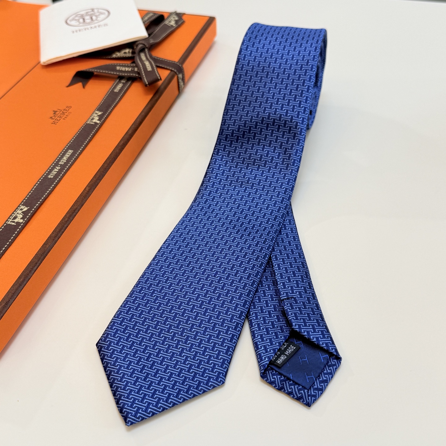 特价💰官方同步新款男士领带，【H标志图案领带】👔👔，稀有H家每年都有一千条不同印花的领带面世，从最初的多