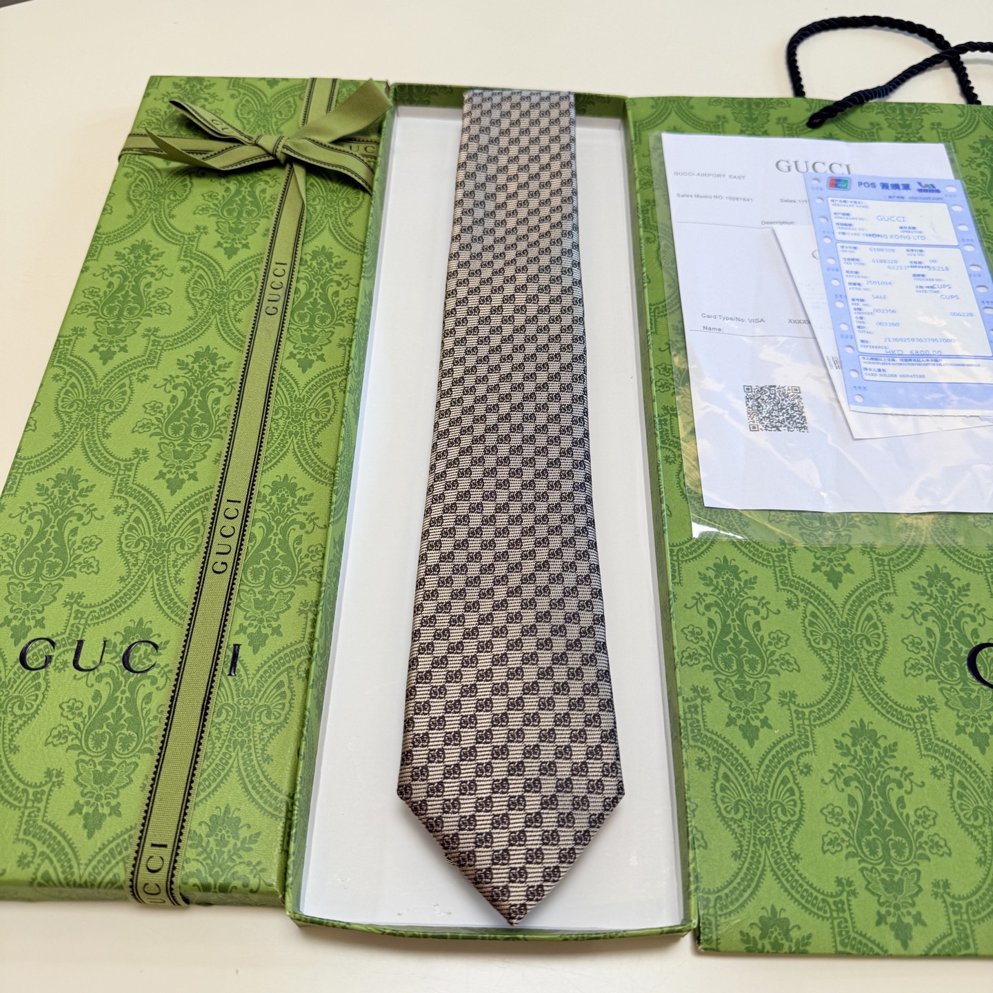 特价💰💰官方同步古奇男款领带【双GG领带】👔👔，稀有🐝🐝展现精湛手工与时尚优雅的理想选择，这款领带将标志