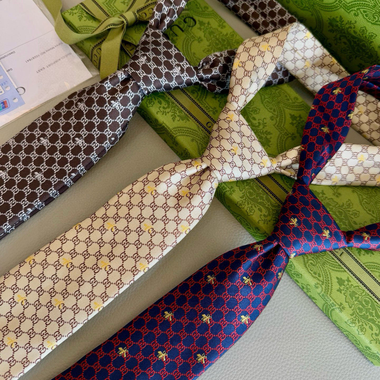 特价💰古奇男士领带【GG和蜜蜂领带】👔👔，稀有采用经典小G LOGO提花展现精湛手工与时尚优雅的理想选择