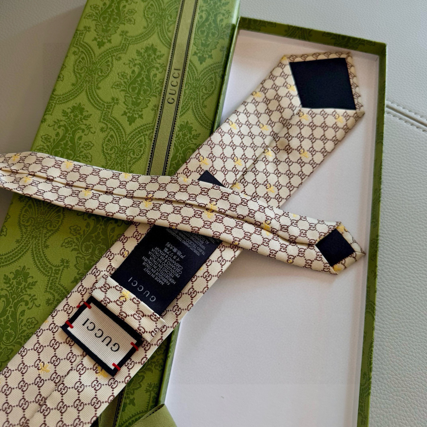 特价💰古奇男士领带【GG和蜜蜂领带】👔👔，稀有采用经典小G LOGO提花展现精湛手工与时尚优雅的理想选择