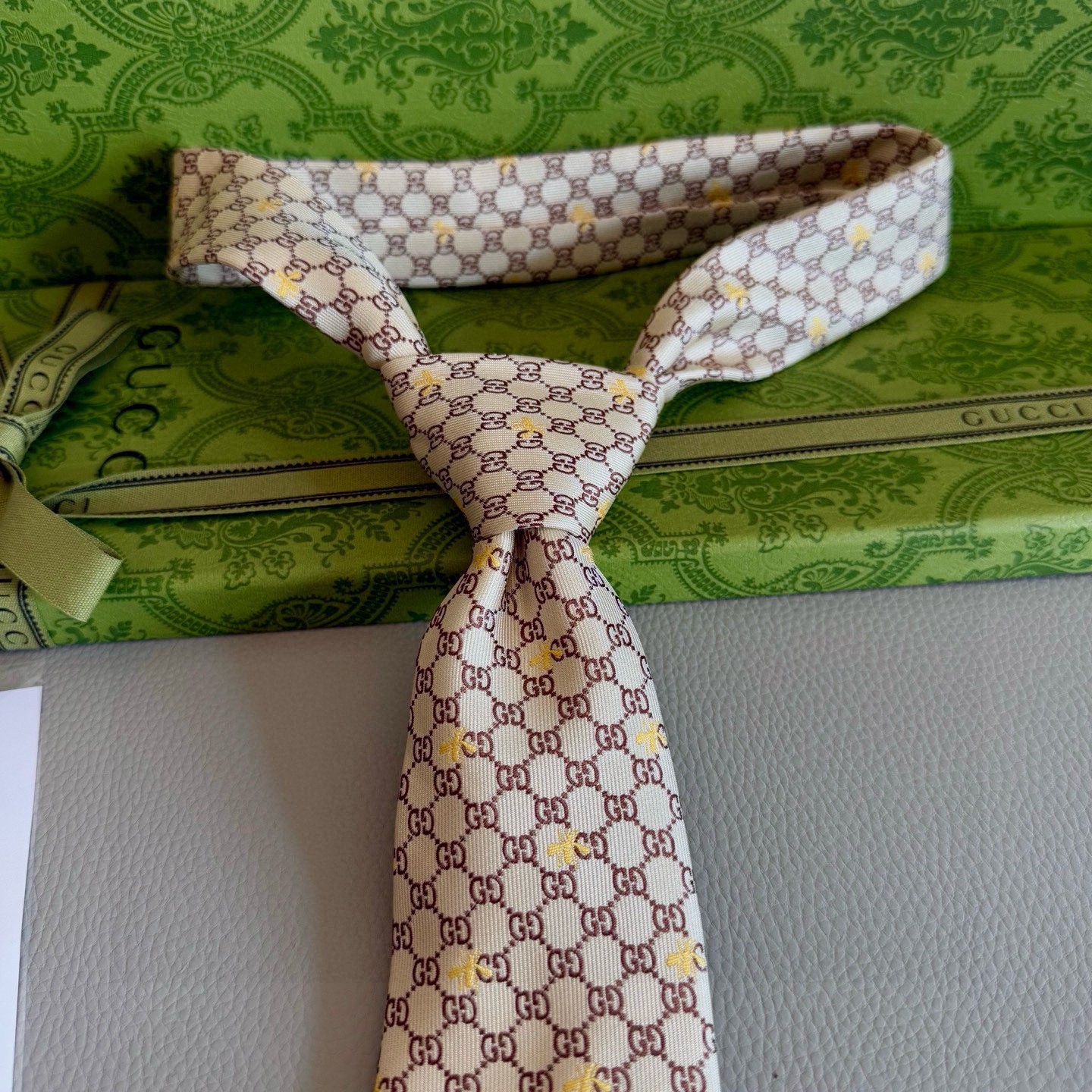 特价💰古奇男士领带【GG和蜜蜂领带】👔👔，稀有采用经典小G LOGO提花展现精湛手工与时尚优雅的理想选择