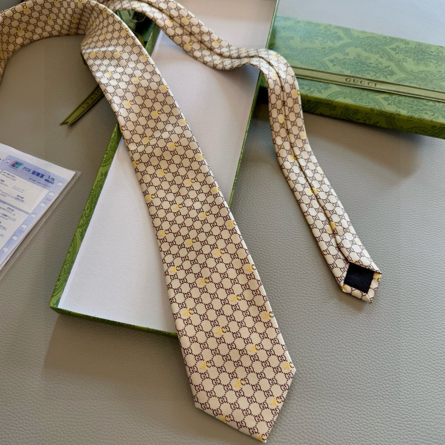 特价💰古奇男士领带【GG和蜜蜂领带】👔👔，稀有采用经典小G LOGO提花展现精湛手工与时尚优雅的理想选择