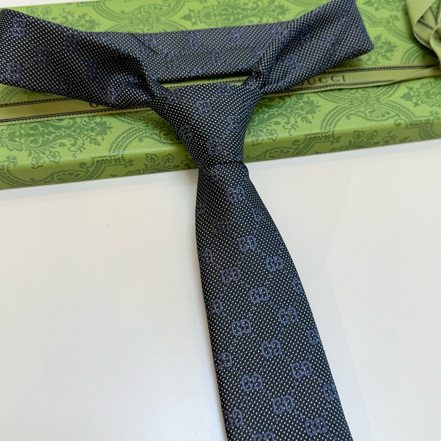 特价💰古奇官方同步新款，稀有采用经典小G LOGO提花展现精湛手工与时尚优雅的理想选择，这款领带将标志性
