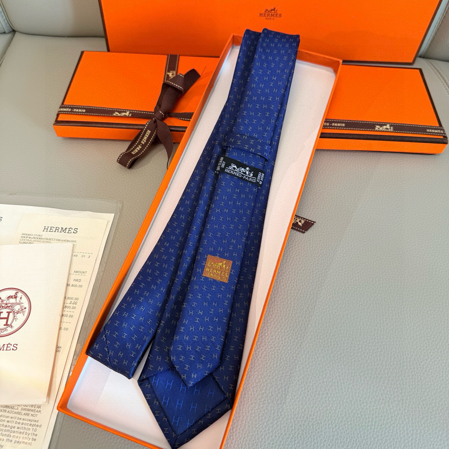 特价💰 专柜新款领带，男士新款领带系列H字母领带👔👔，稀有H家每年都有一千条不同印花的领带面世，从最初的