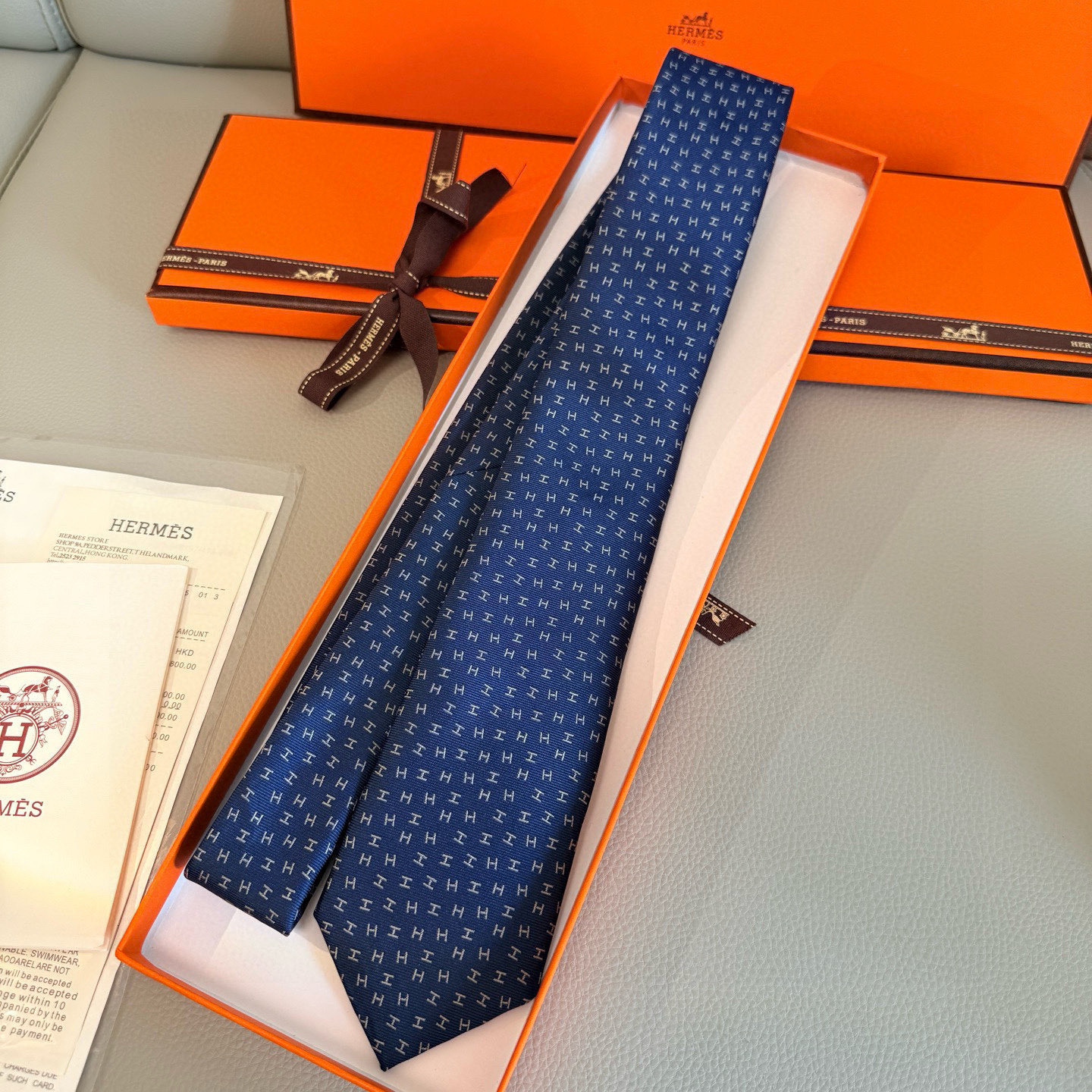特价💰 专柜新款领带，男士新款领带系列H字母领带👔👔，稀有H家每年都有一千条不同印花的领带面世，从最初的