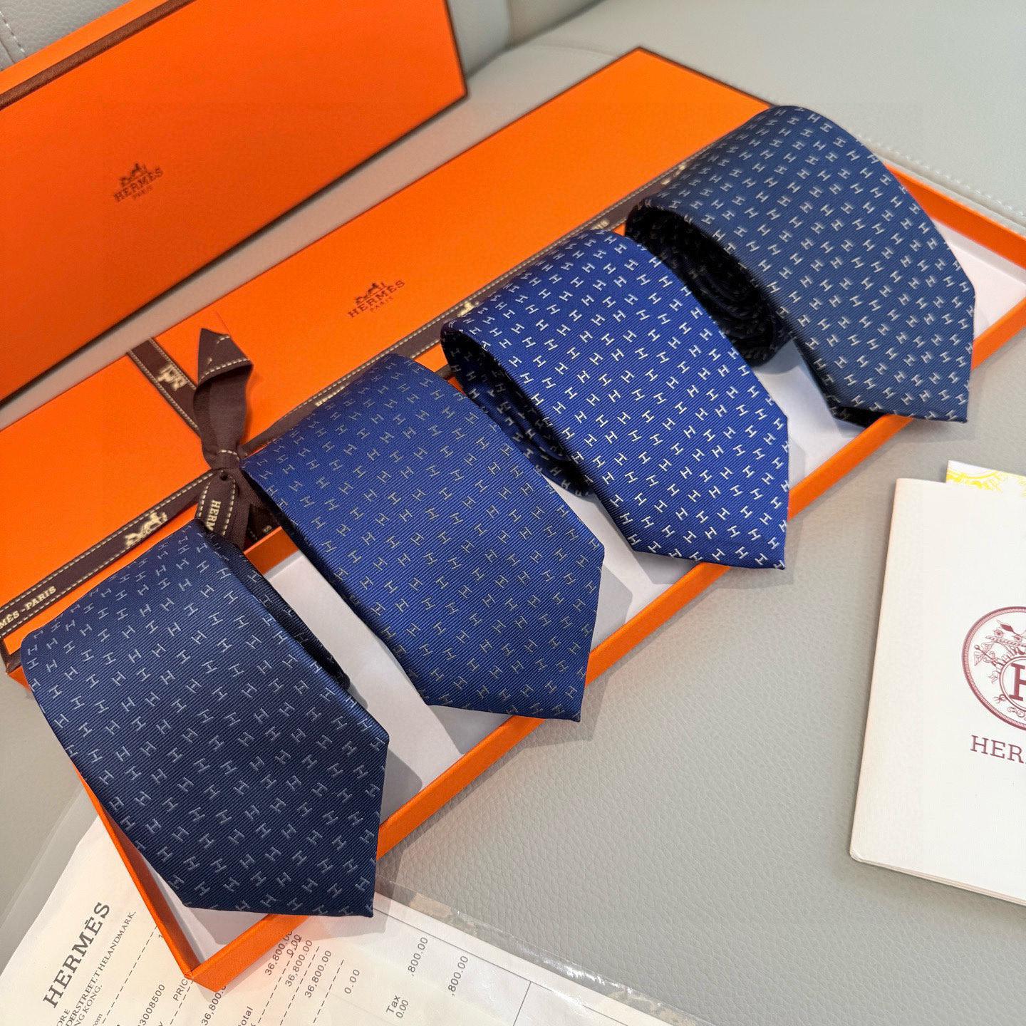 特价💰 专柜新款领带，男士新款领带系列H字母领带👔👔，稀有H家每年都有一千条不同印花的领带面世，从最初的