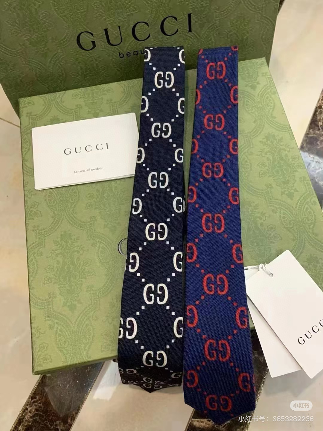 特价 Gucci拼色老花Logo领带👔
年末送同事、送领导、送男性的不二之选
深蓝色底色搭配加大码的灰白