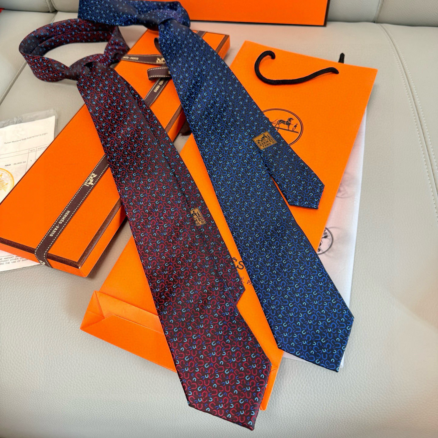 特价💰马蹄铁领带👔👔，稀有爱马仕家每年都有一千条不同印花的领带面世，从最初的多以几何图案表现骑术活动为主