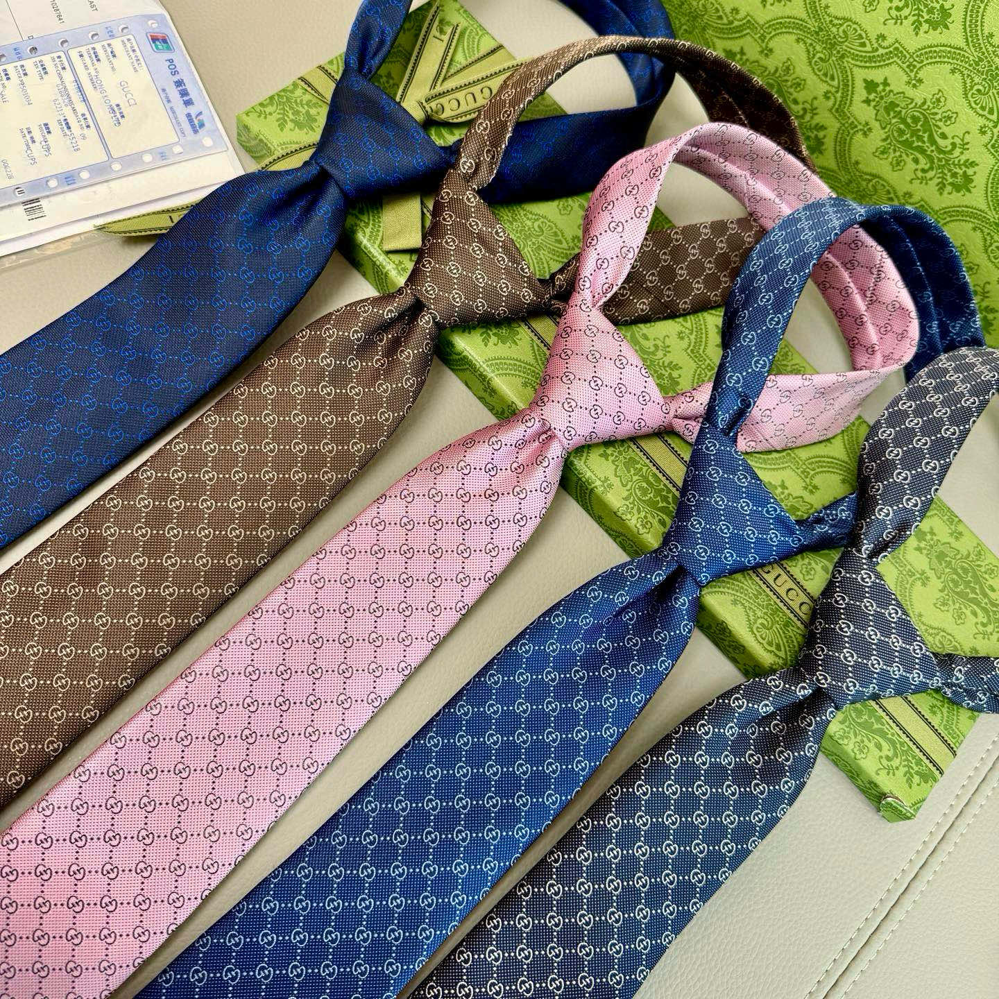 特价💰古奇男士领带系列【双G老花真丝领带】👔👔，稀有采用经典小G LOGO提花展现精湛手工与时尚优雅的理