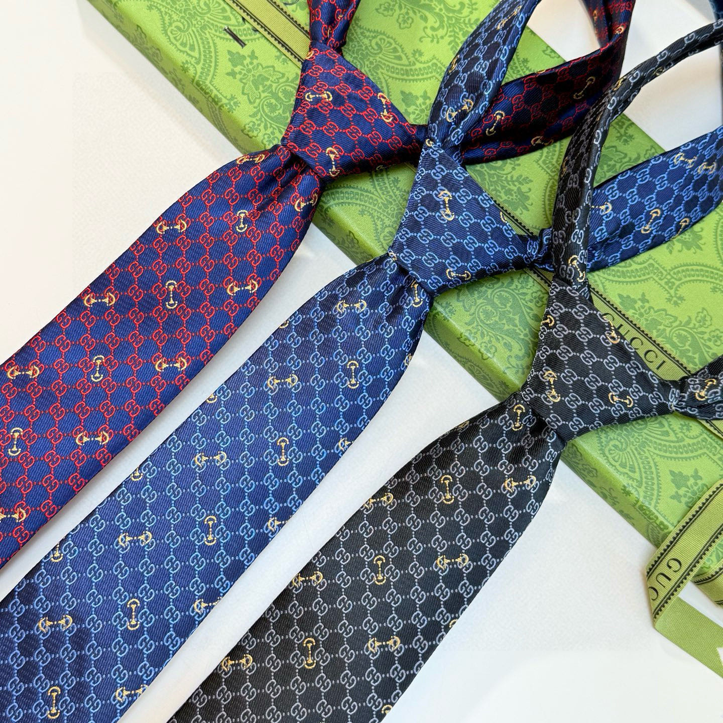 特价💰古奇男士领带系列【GG马衔扣真丝领带】👔👔，稀有🐝🐝展现精湛手工与时尚优雅的理想选择，这款领带将标