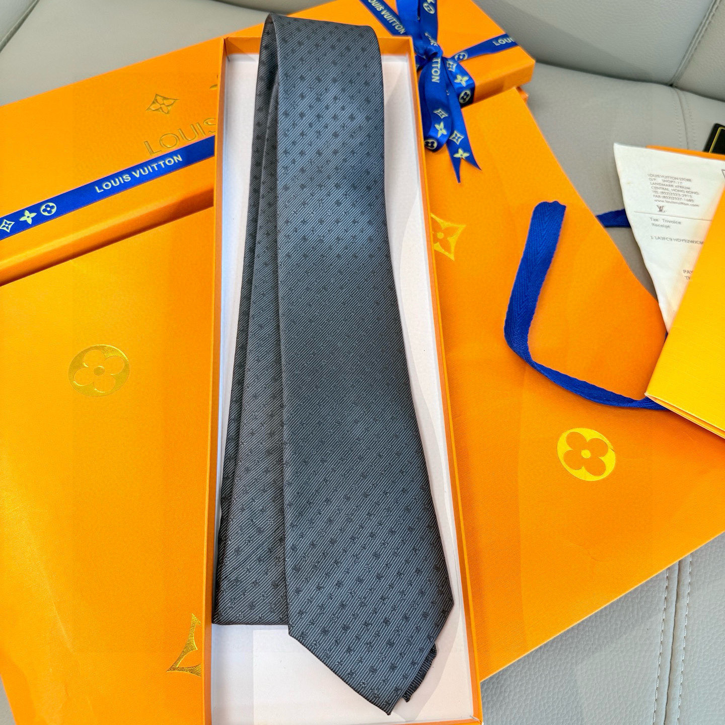 特价💰 专柜同歩👔Lv男士领带系列，精致的小Logo提花，低调奢华大气的配色，这款领带将Lv标志性的Da