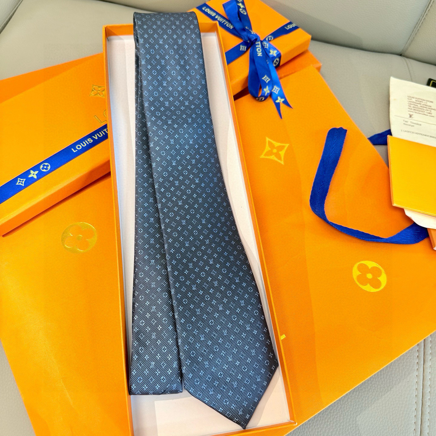 特价💰 专柜同歩👔Lv男士领带系列，精致的小Logo提花，低调奢华大气的配色，这款领带将Lv标志性的Da