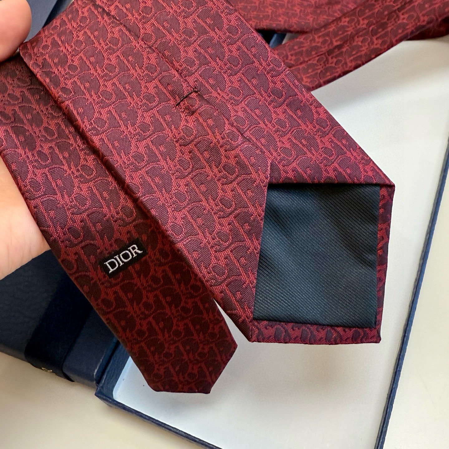 特价 爆款到，6色👏👏迪奥新款领带💖💖 👔👔Dior男士，稀有😻😻展现精湛手工与时尚优雅的理想选择，这款