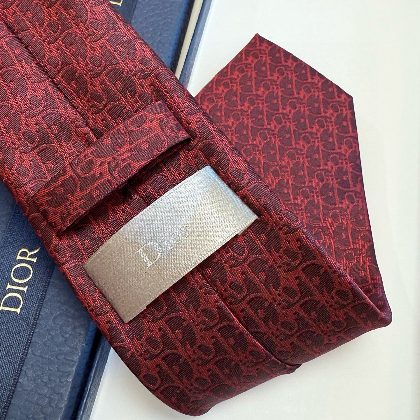 特价 爆款到，6色👏👏迪奥新款领带💖💖 👔👔Dior男士，稀有😻😻展现精湛手工与时尚优雅的理想选择，这款