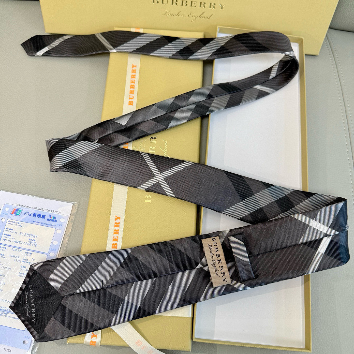 特价💰巴宝莉专柜同步领带‼️巴宝莉稀有😻😻展现精湛手工与时尚优雅的理想选择，这款采用B家最具标志性的Vi