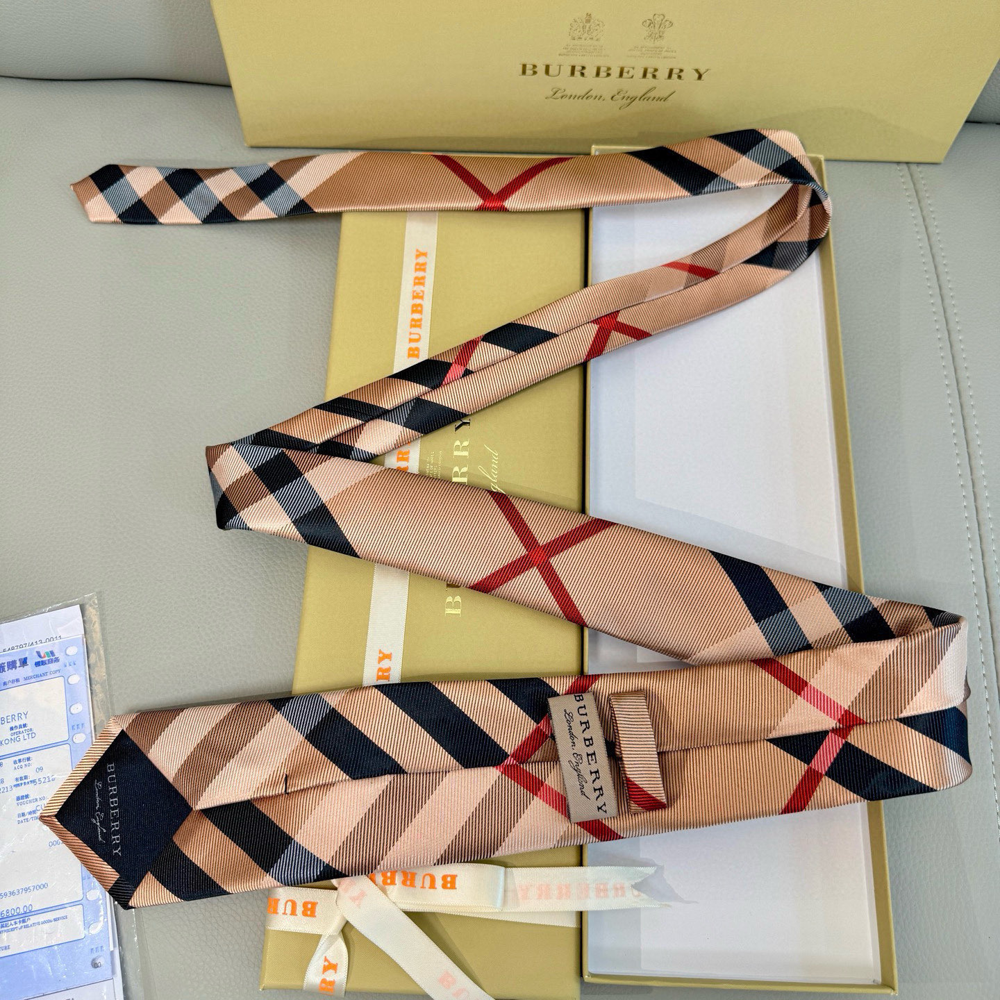 特价💰巴宝莉专柜同步领带‼️巴宝莉稀有😻😻展现精湛手工与时尚优雅的理想选择，这款采用B家最具标志性的Vi