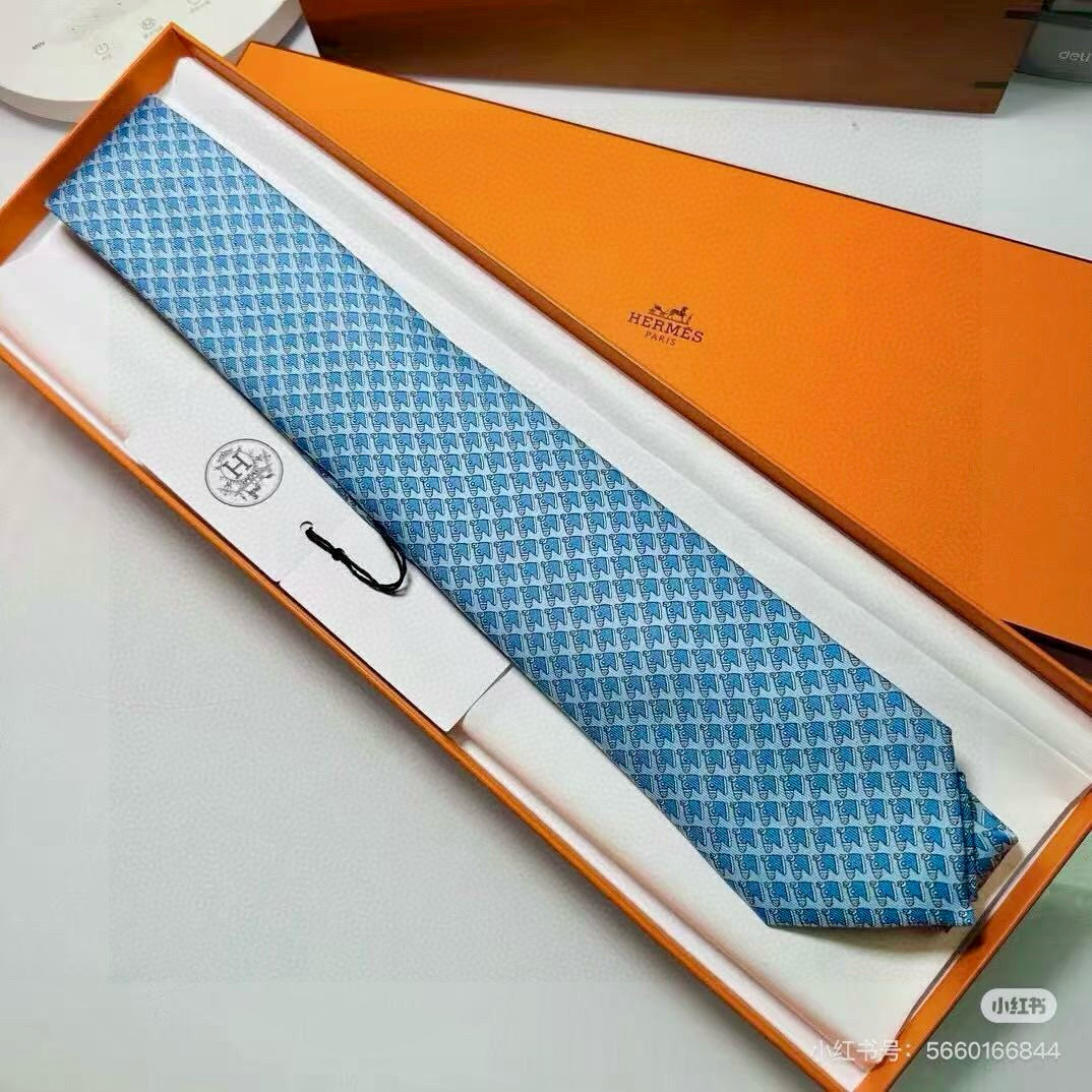 特价，马头男士领带👔👔，稀有爱马仕家每年都有一千条不同印花的领带面世，从最初的多以几何图案表现骑术活动为