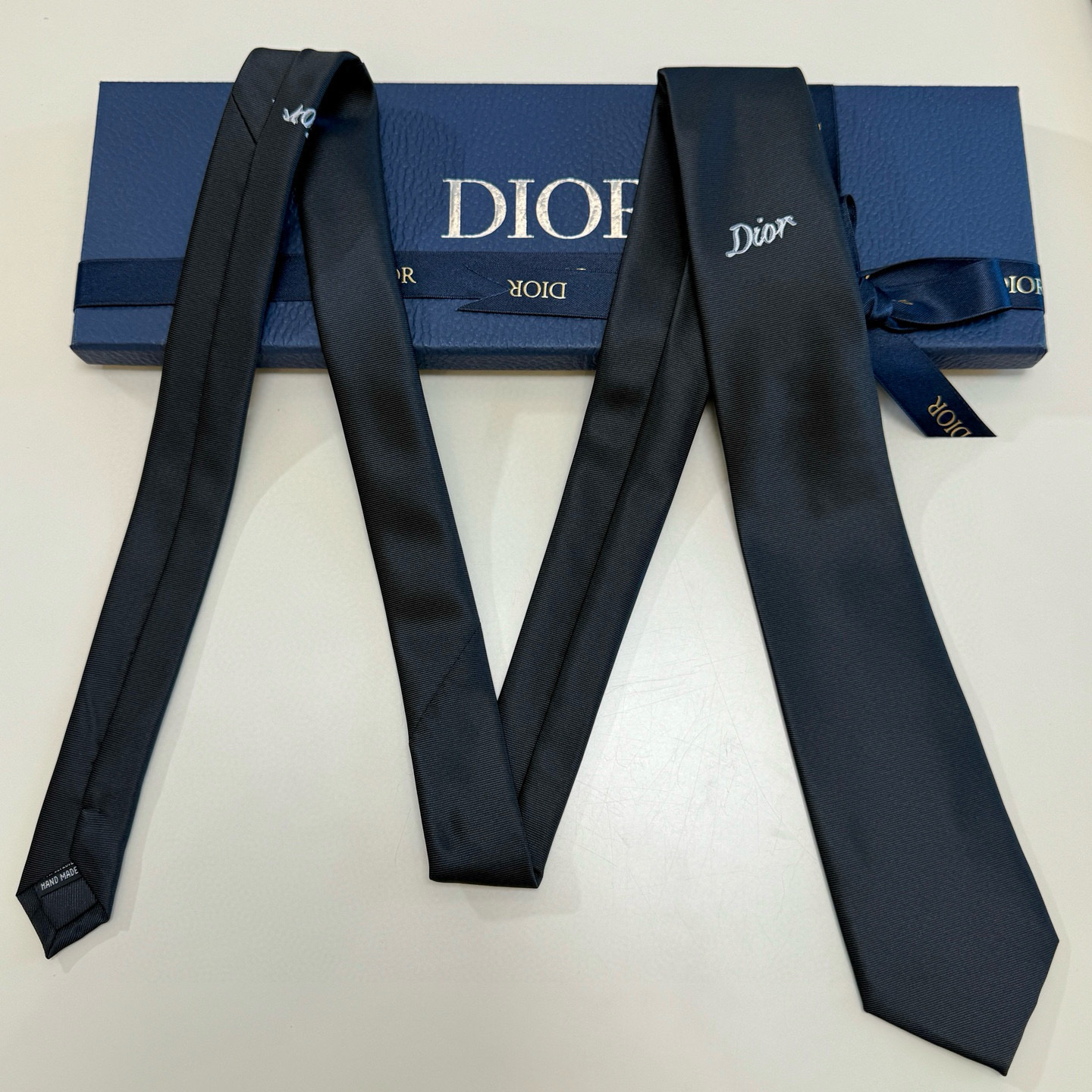 特价官方同步新款领带，2025年迪奥新款领带💖💖 👔👔Dior男士稀有😻😻展现精湛手工与时尚优雅的理想选