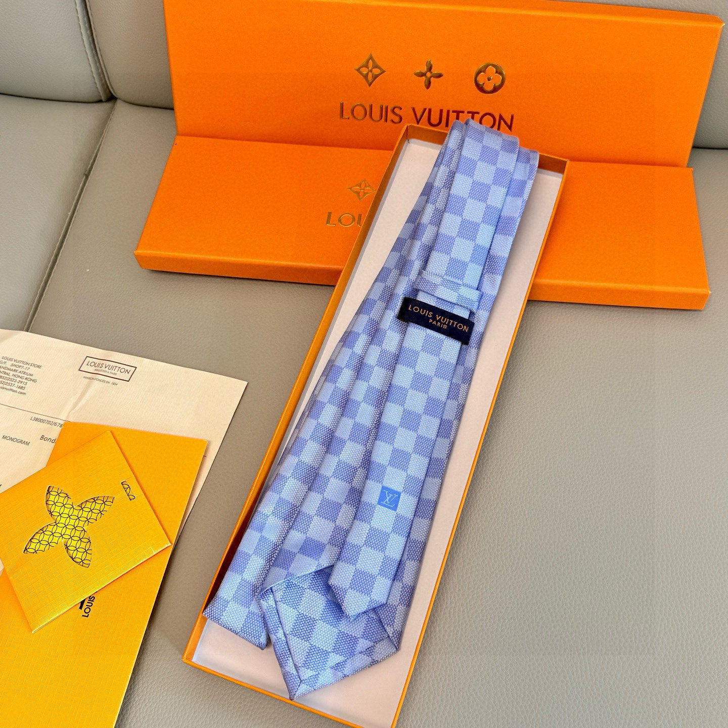 特价💰男士领带系列 LV棋盘格领带👔👔，稀有😻😻展现精湛手工与时尚优雅的理想选择，这款领带将标志性的路易