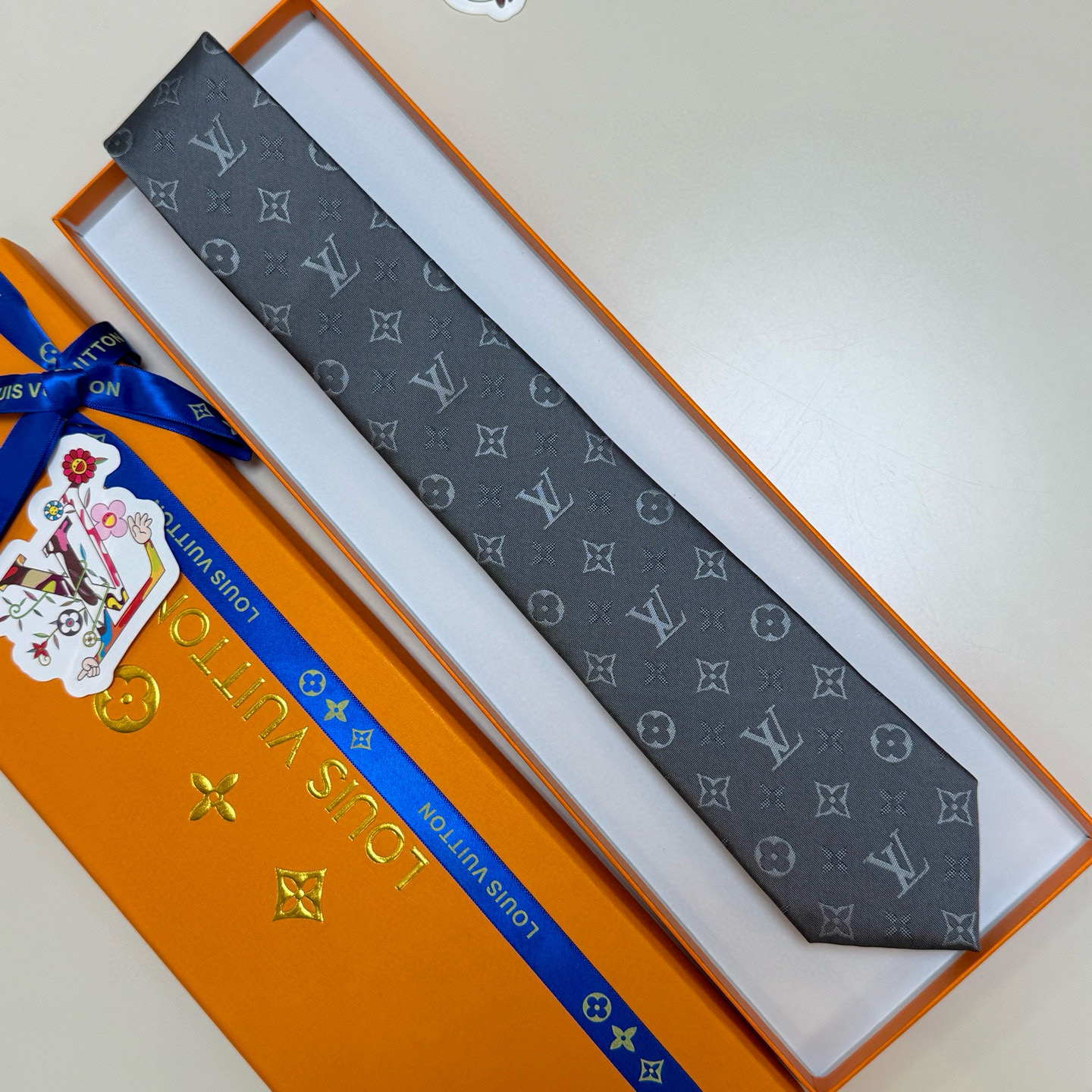 特价💰LV男士领带系列👔👔，稀有😻😻展现精湛手工与时尚优雅的理想选择，此款真丝织就的Diamonds V