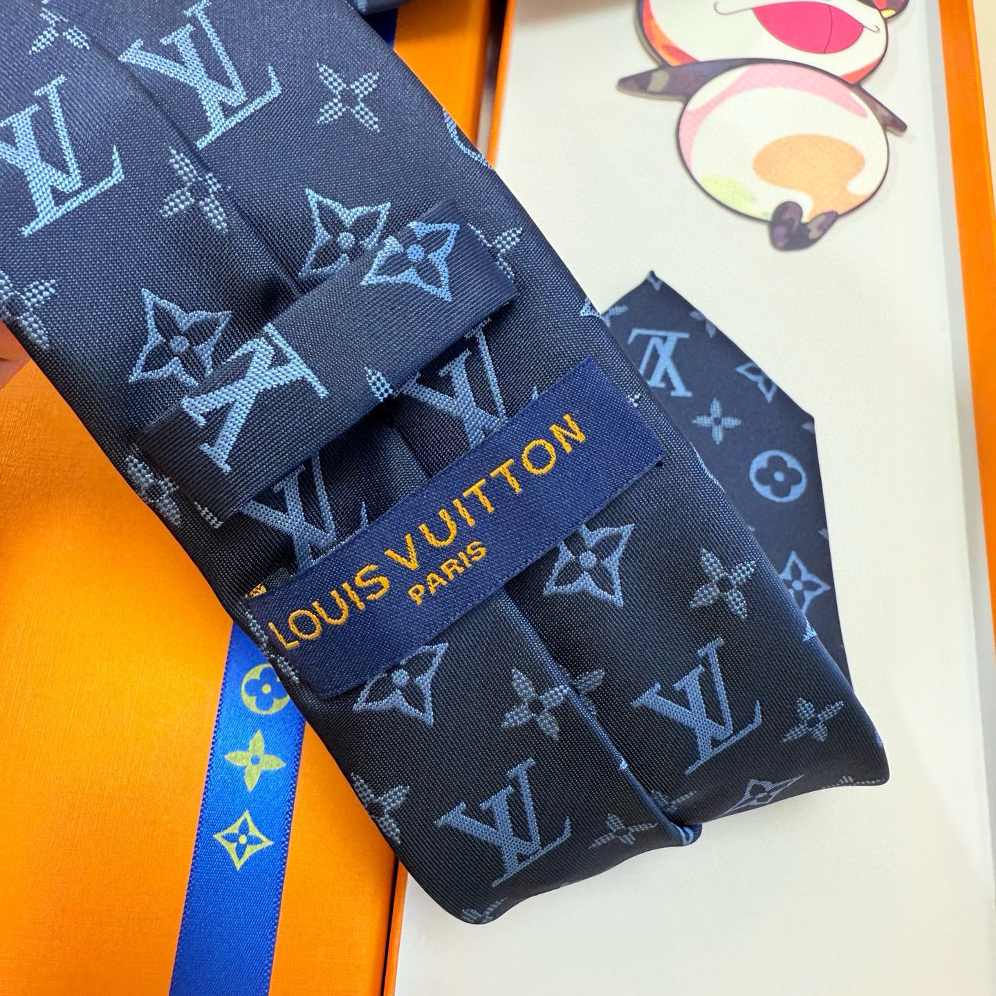 特价💰LV男士领带系列👔👔，稀有😻😻展现精湛手工与时尚优雅的理想选择，此款真丝织就的Diamonds V