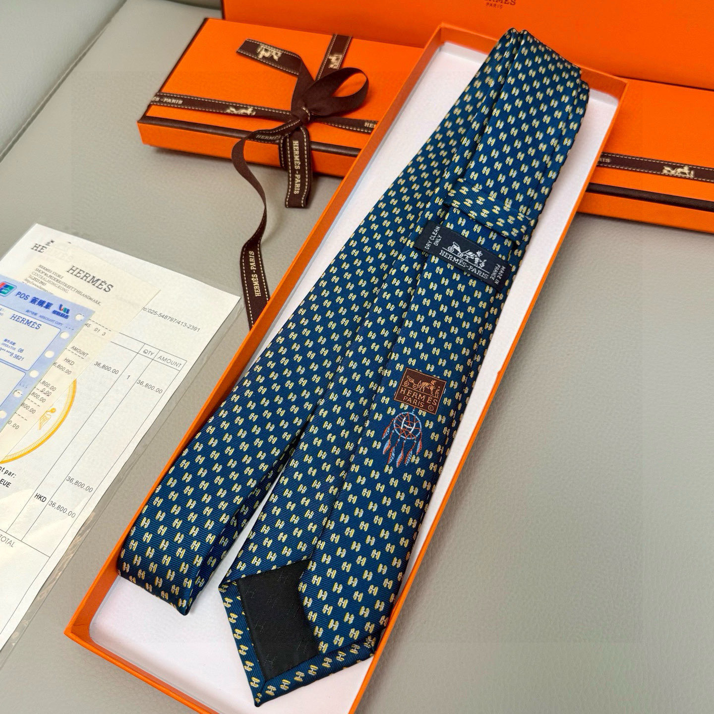 特价💰男士新款领带系列【H叠影领带】👔👔，稀有H家每年都有一千条不同印花的领带面世，从最初的多以几何图案