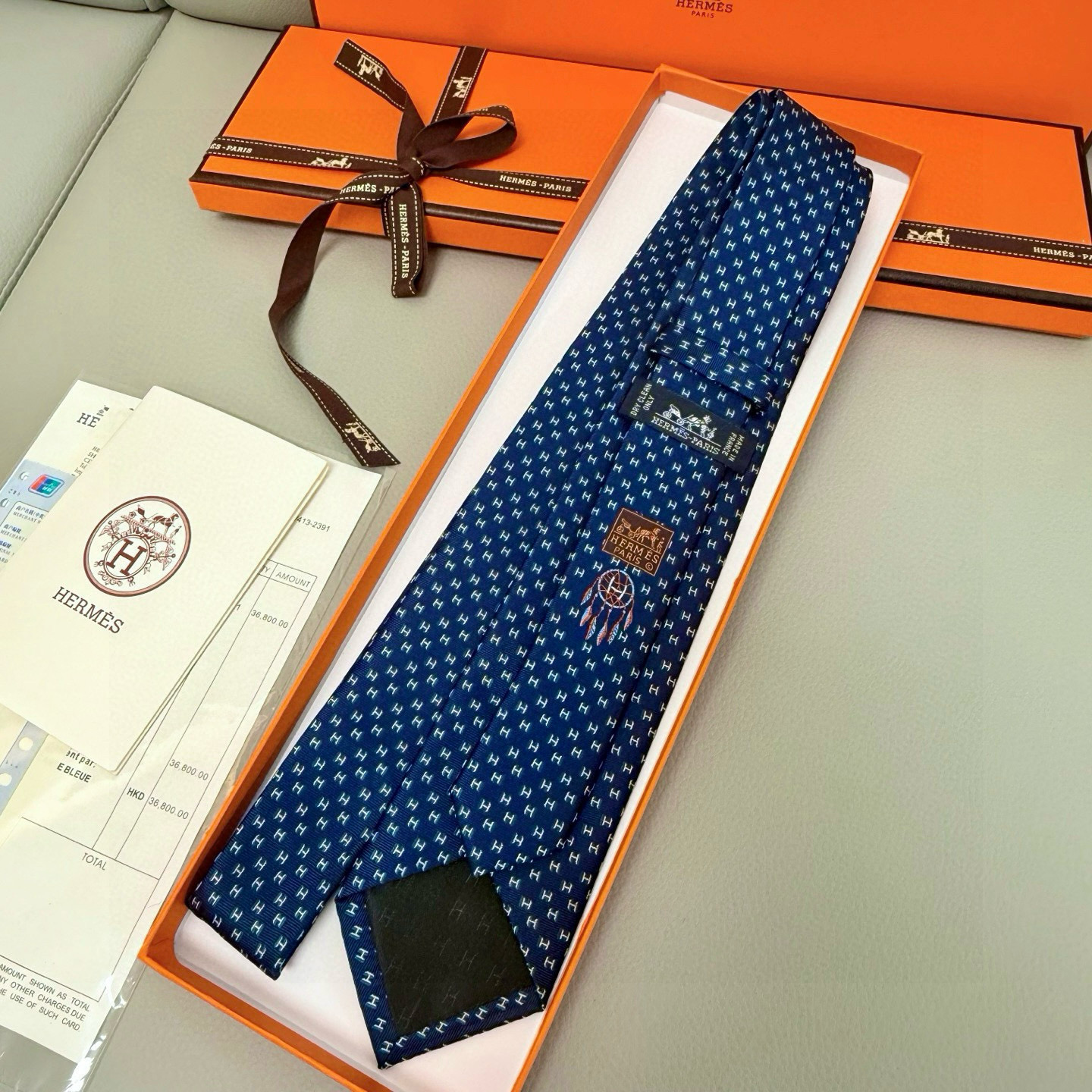 特价💰男士新款领带系列【H叠影领带】👔👔，稀有H家每年都有一千条不同印花的领带面世，从最初的多以几何图案