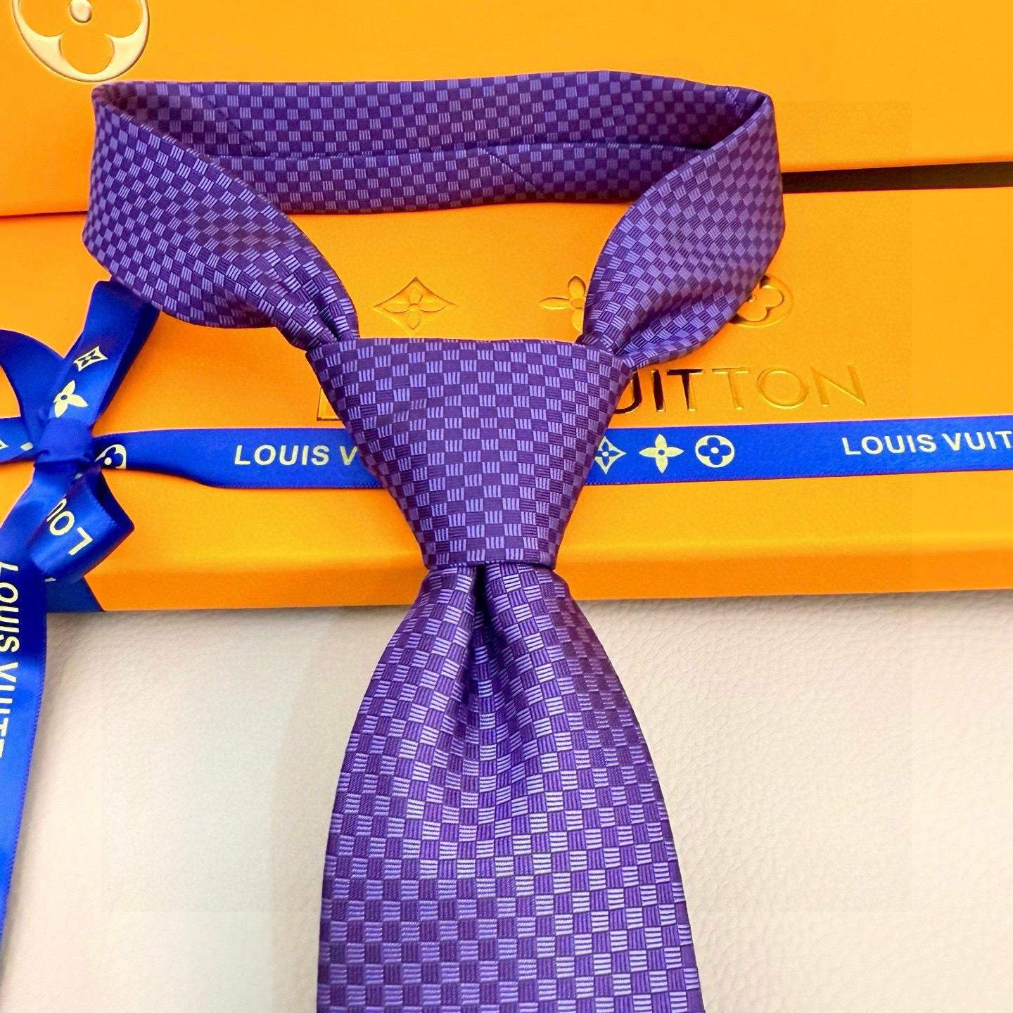 特价💰男士领带系列【LV方格领带】👔👔，稀有😻😻展现精湛手工与时尚优雅的理想选择，这款领带将标志性的Da
