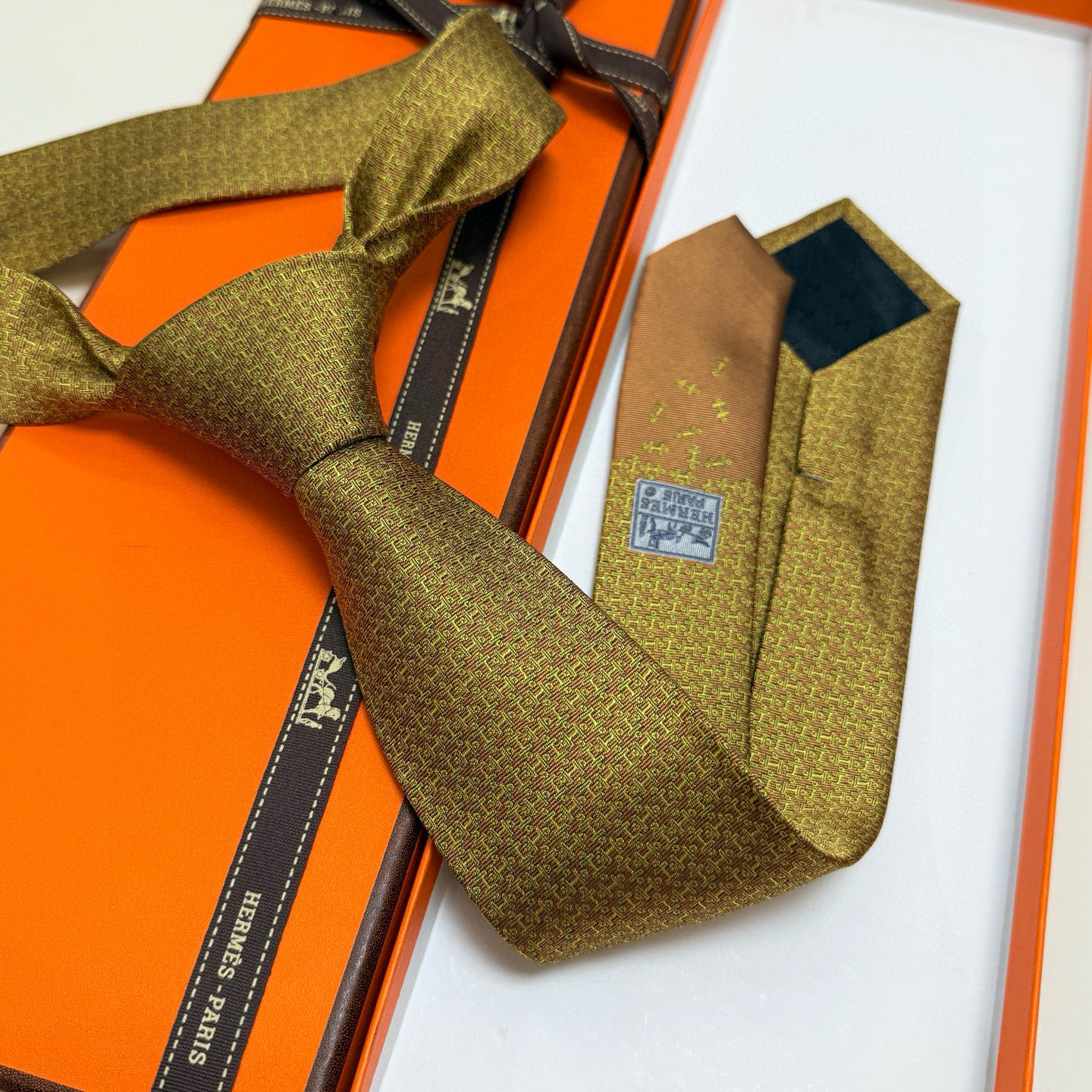 特价💰男士新款领带系列【H标志图案领带】👔👔，稀有H家每年都有一千条不同印花的领带面世，从最初的多以几何