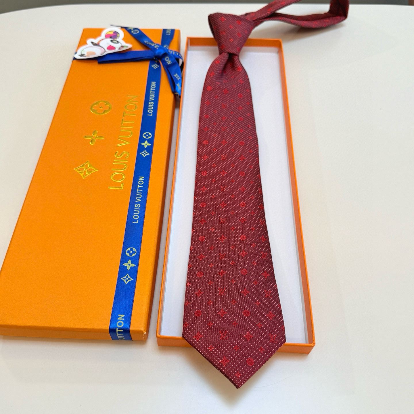 特价💰LV男士领带系列【L老花字母提花领带】👔👔，稀有😻😻展现精湛手工与时尚优雅的理想选择，这款领带将标