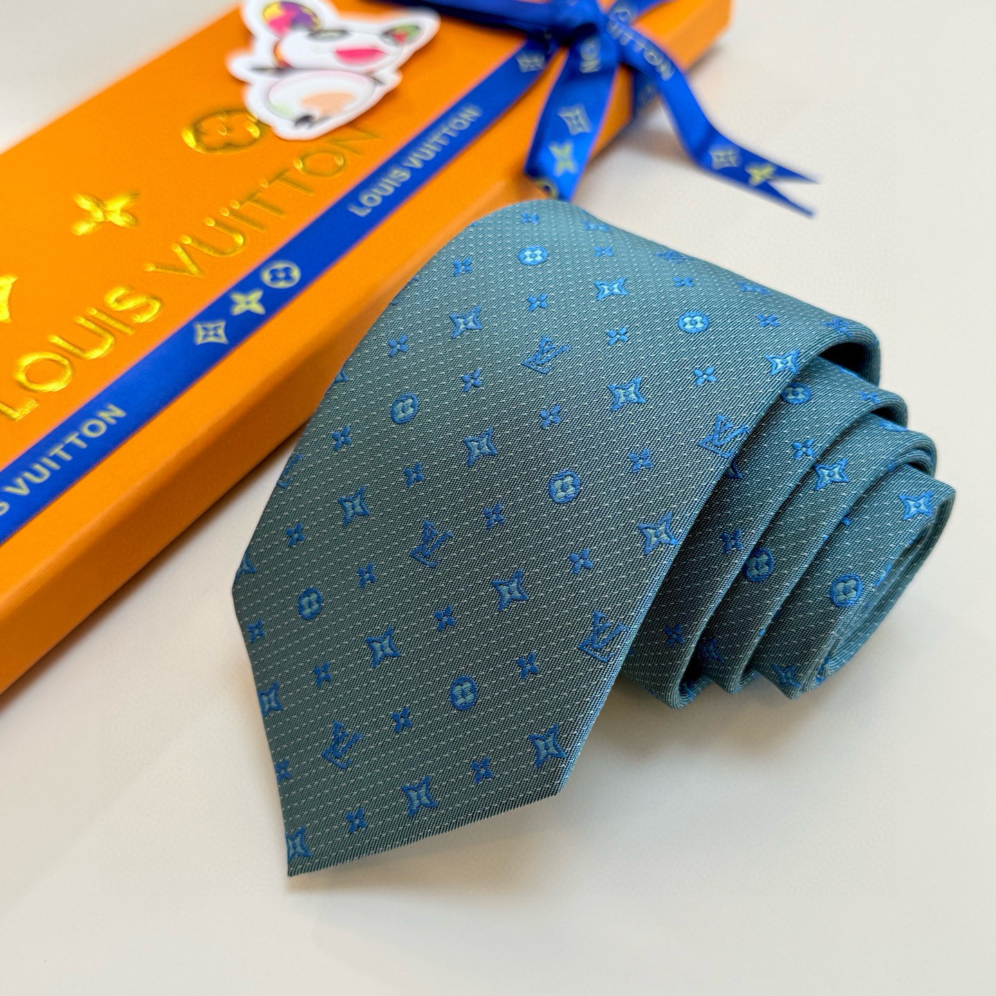 特价💰LV男士领带系列【L老花字母提花领带】👔👔，稀有😻😻展现精湛手工与时尚优雅的理想选择，这款领带将标