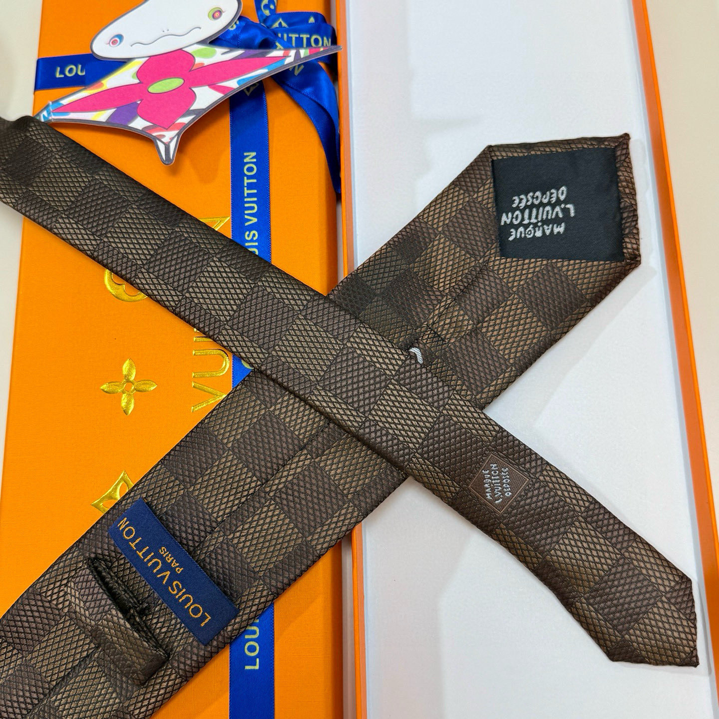 特价💰 专柜同步新款 LV棋盘格领带👔👔，稀有😻😻展现精湛手工与时尚优雅的理想选择，这款领带将标志性的路