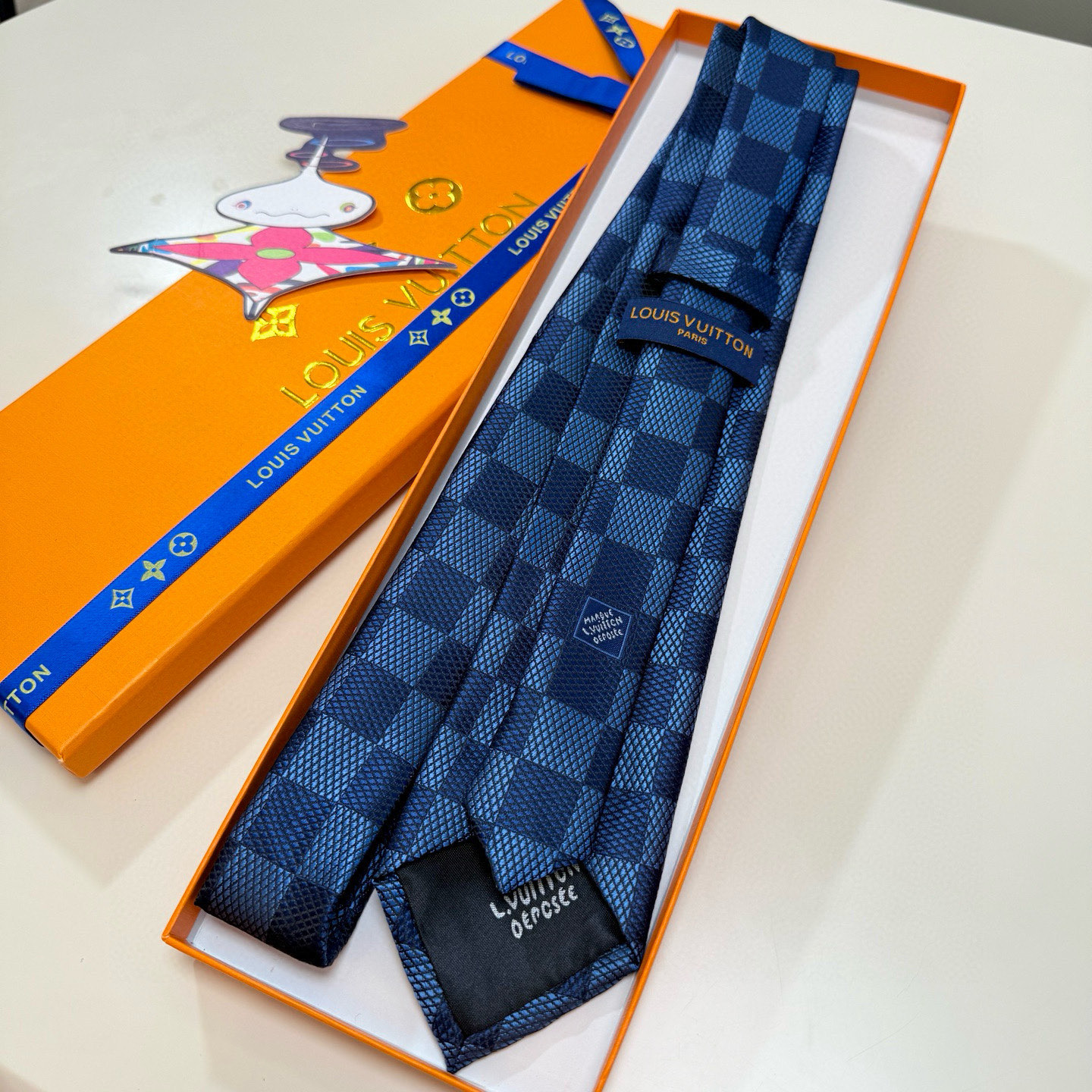 特价💰 专柜同步新款 LV棋盘格领带👔👔，稀有😻😻展现精湛手工与时尚优雅的理想选择，这款领带将标志性的路