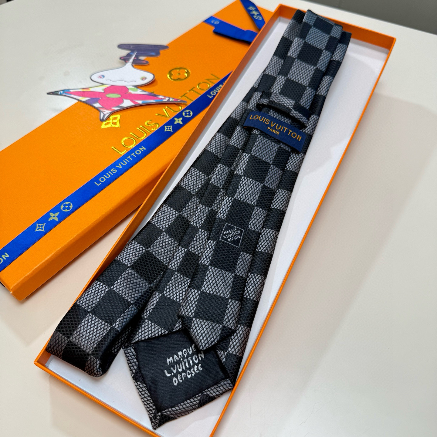 特价💰 专柜同步新款 LV棋盘格领带👔👔，稀有😻😻展现精湛手工与时尚优雅的理想选择，这款领带将标志性的路