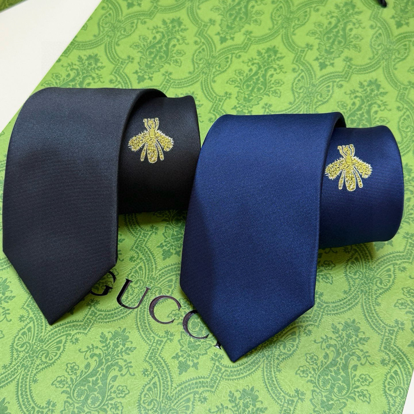 特价💰古驰gucci小蜜蜂男士领带系列蜜蜂斜纹领带】👔👔，稀有🐝🐝展现精湛手工与时尚优雅的理想选择，这款