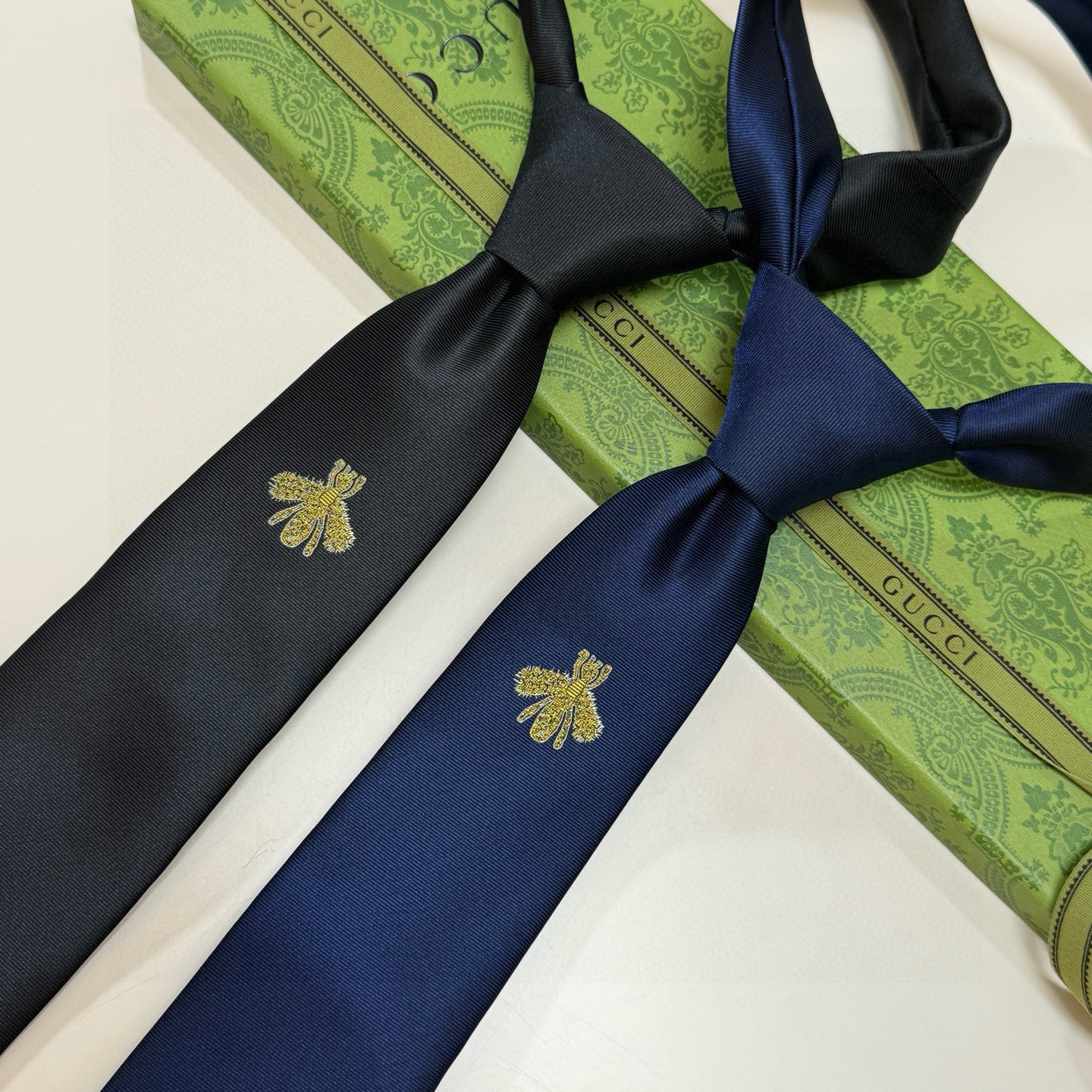 特价💰古驰gucci小蜜蜂男士领带系列蜜蜂斜纹领带】👔👔，稀有🐝🐝展现精湛手工与时尚优雅的理想选择，这款