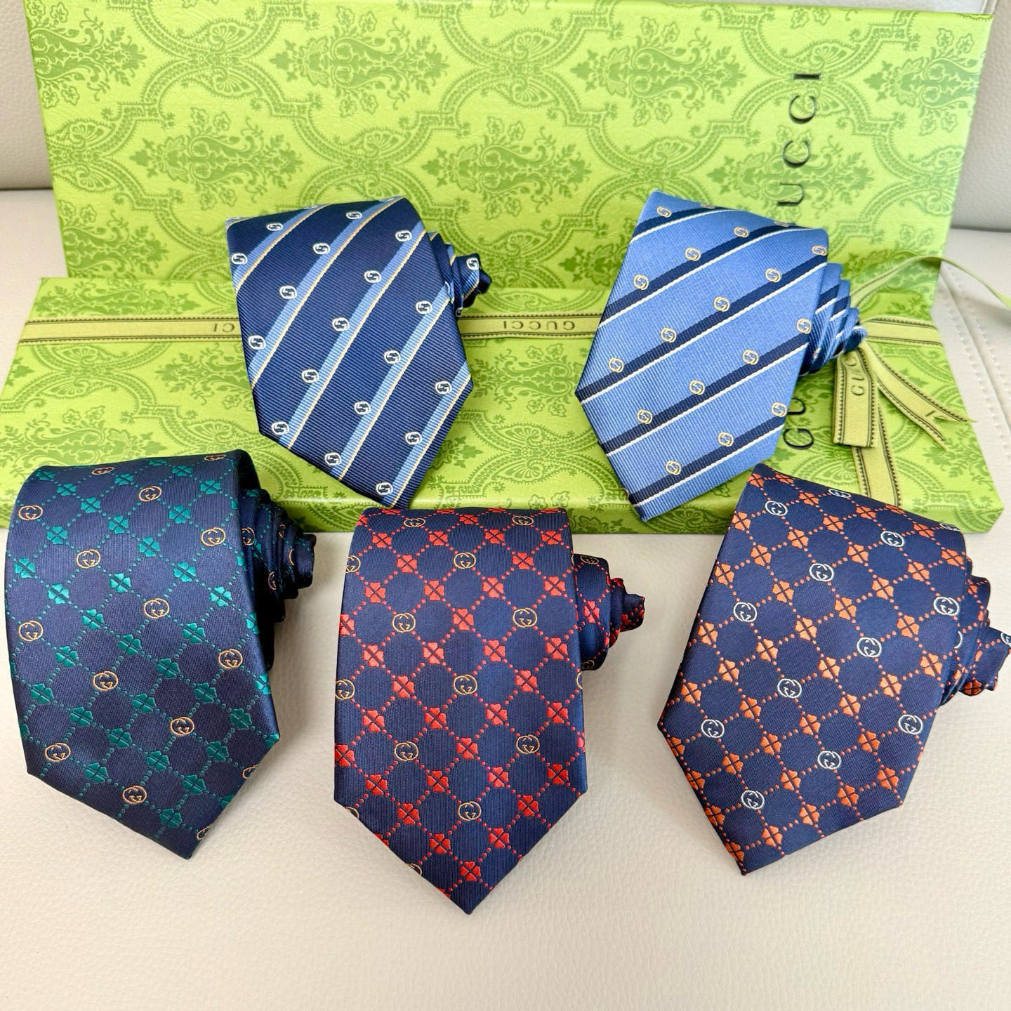 特价特价P双G条纹印花领带 男士领带👔👔，稀有采用经典小G LOGO提花展现精湛手工与时尚优雅的理想选择
