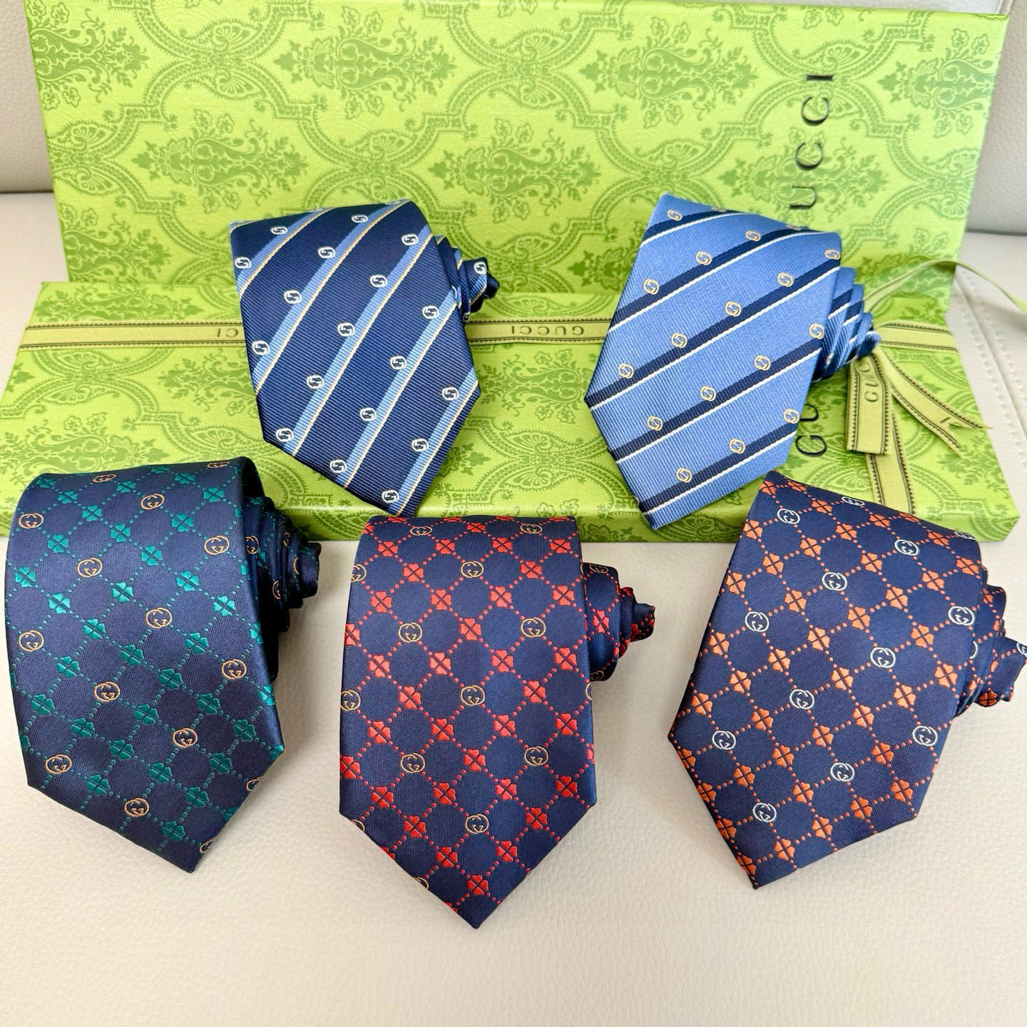 特价特价P双G条纹印花领带 男士领带👔👔，稀有采用经典小G LOGO提花展现精湛手工与时尚优雅的理想选择