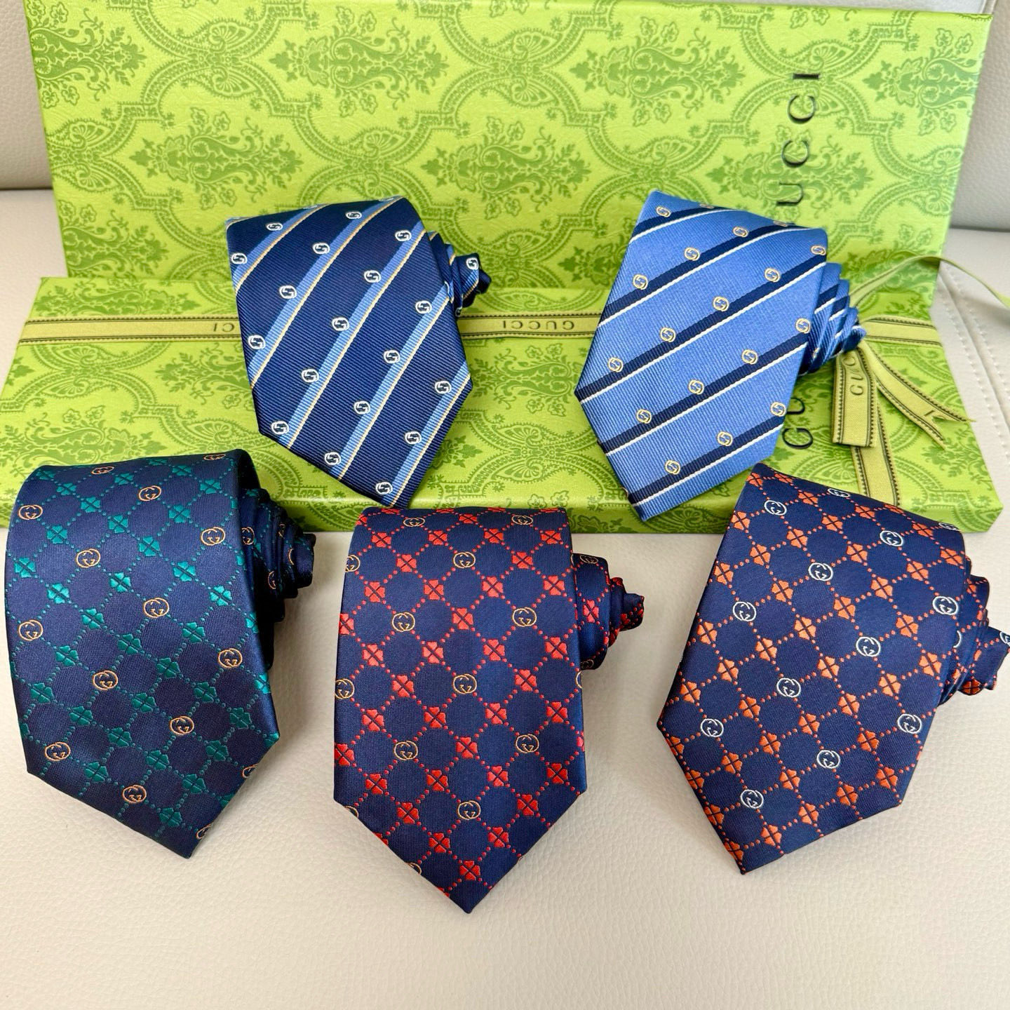 特价特价P双G条纹印花领带 男士领带👔👔，稀有采用经典小G LOGO提花展现精湛手工与时尚优雅的理想选择