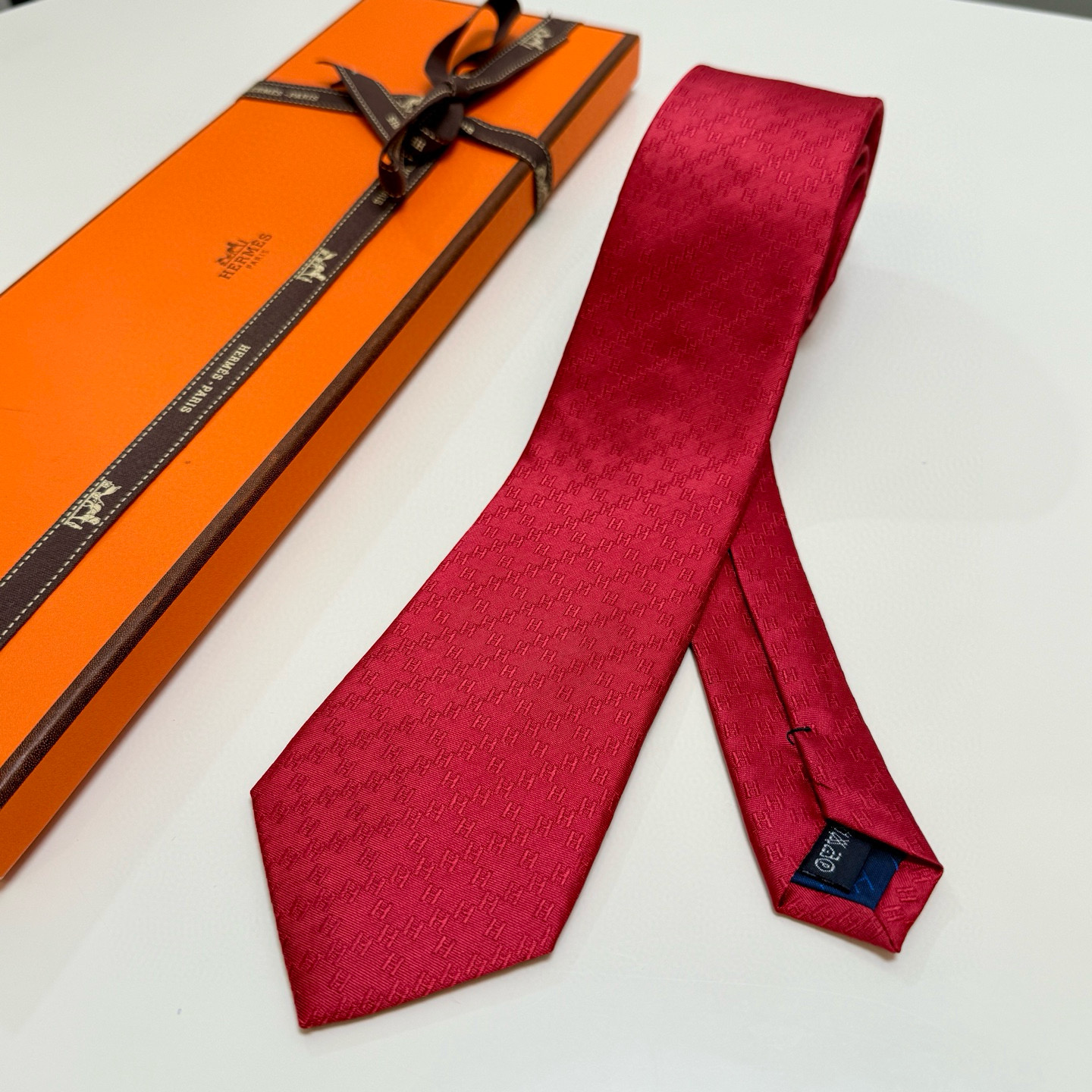 特价特价P男士新款领带系列【H双色链条领带】👔👔，稀有H家每年都有一千条不同印花的领带面世，从最初的多以