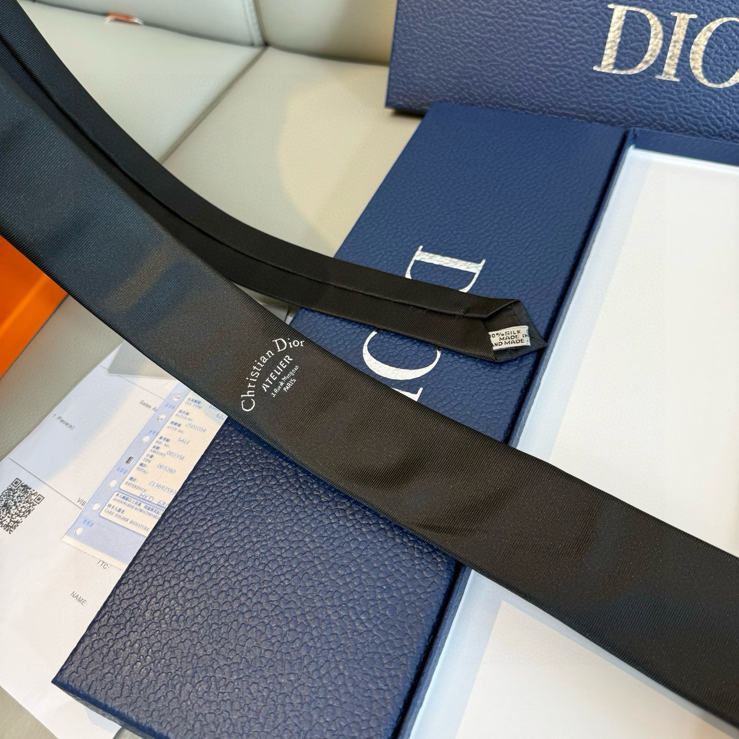 特价💰爆款到👏👏新款迪奥领带 👔👔Dior男士稀有😻😻展现精湛手工与时尚优雅的理想选择，这款采用DO家最
