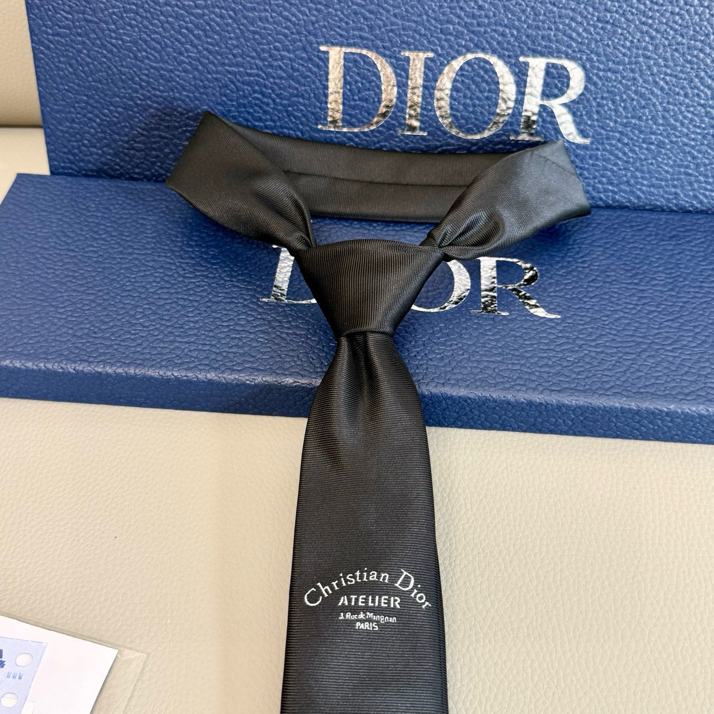 特价💰爆款到👏👏新款迪奥领带 👔👔Dior男士稀有😻😻展现精湛手工与时尚优雅的理想选择，这款采用DO家最