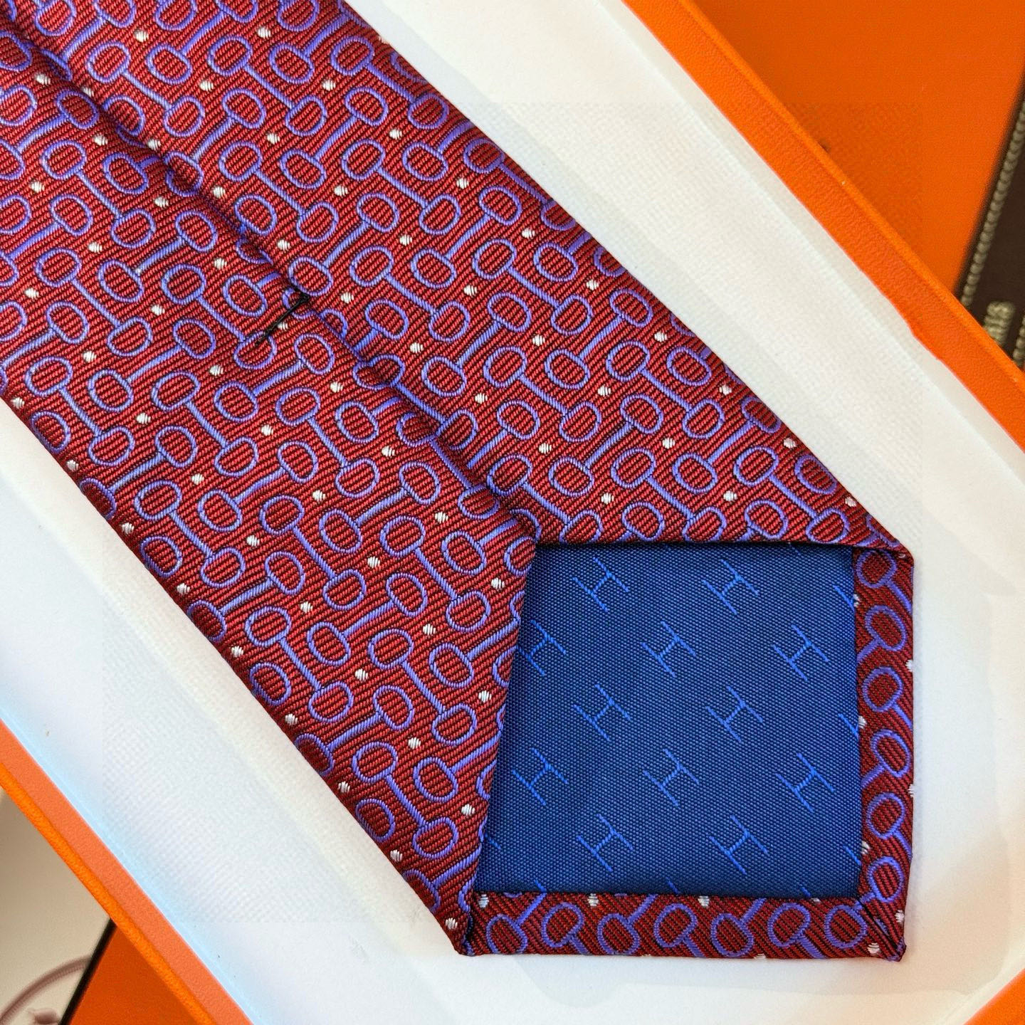 特价💰 男士新款领带系列，H马衔扣印花领带👔👔，稀有H家每年都有一千条不同印花的领带面世，从最初的多以几
