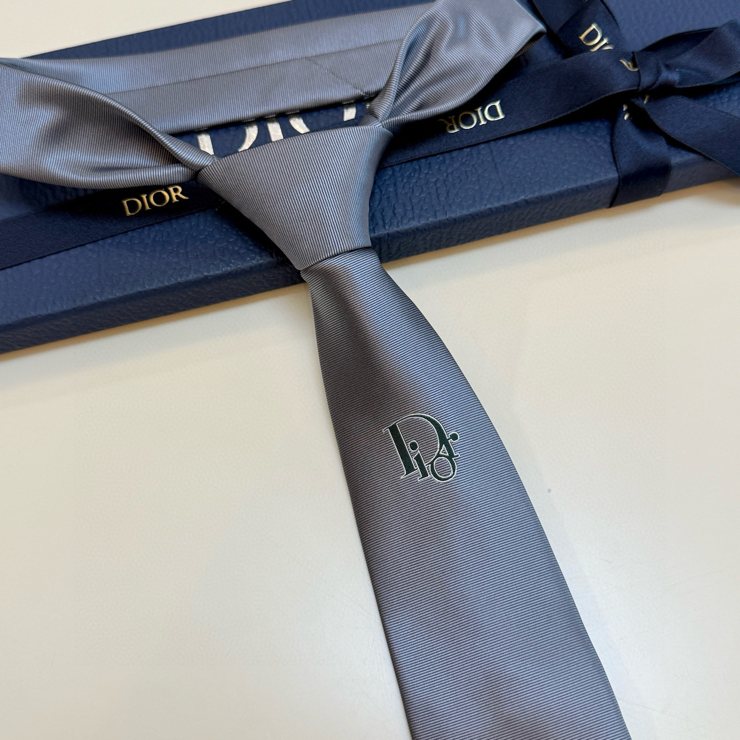 特价💰爆款到👏👏新款迪奥领带 👔👔Dior男士稀有😻😻展现精湛手工与时尚优雅的理想选择，这款采用DO家最