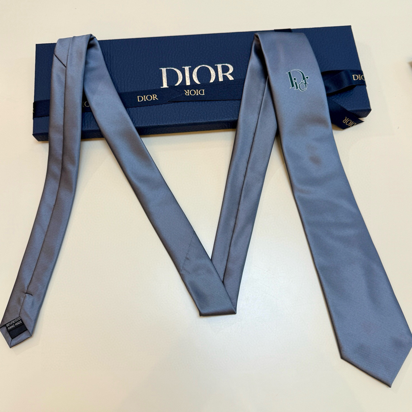 特价💰爆款到👏👏新款迪奥领带 👔👔Dior男士稀有😻😻展现精湛手工与时尚优雅的理想选择，这款采用DO家最