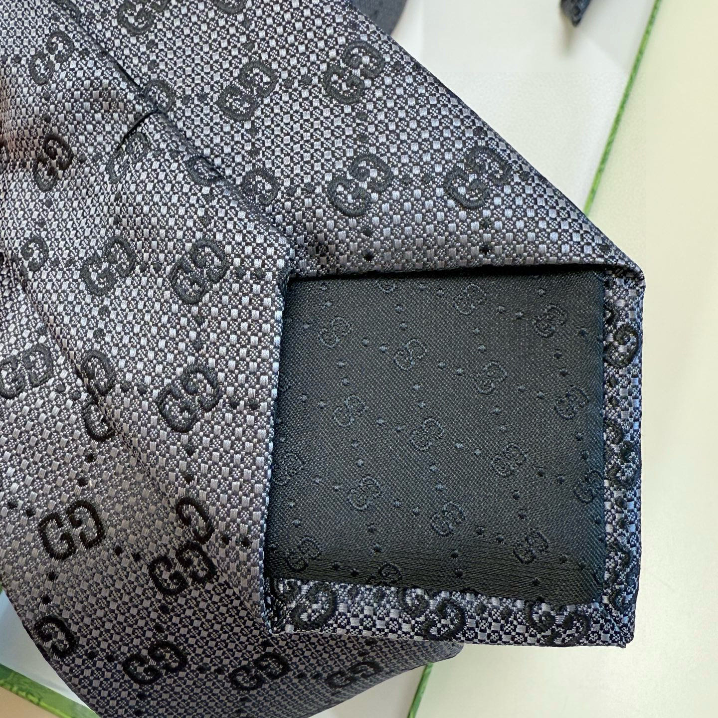 特价💰古奇官方同步新款，稀有采用经典小G LOGO提花展现精湛手工与时尚优雅的理想选择，这款领带将标志性
